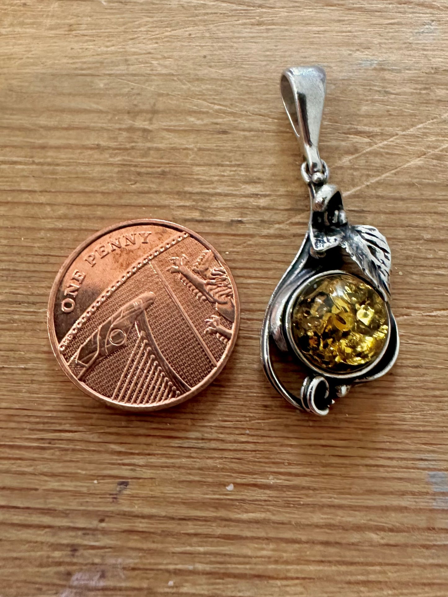 Vintage Green Amber Ornate Floral 925 Silver Pendant