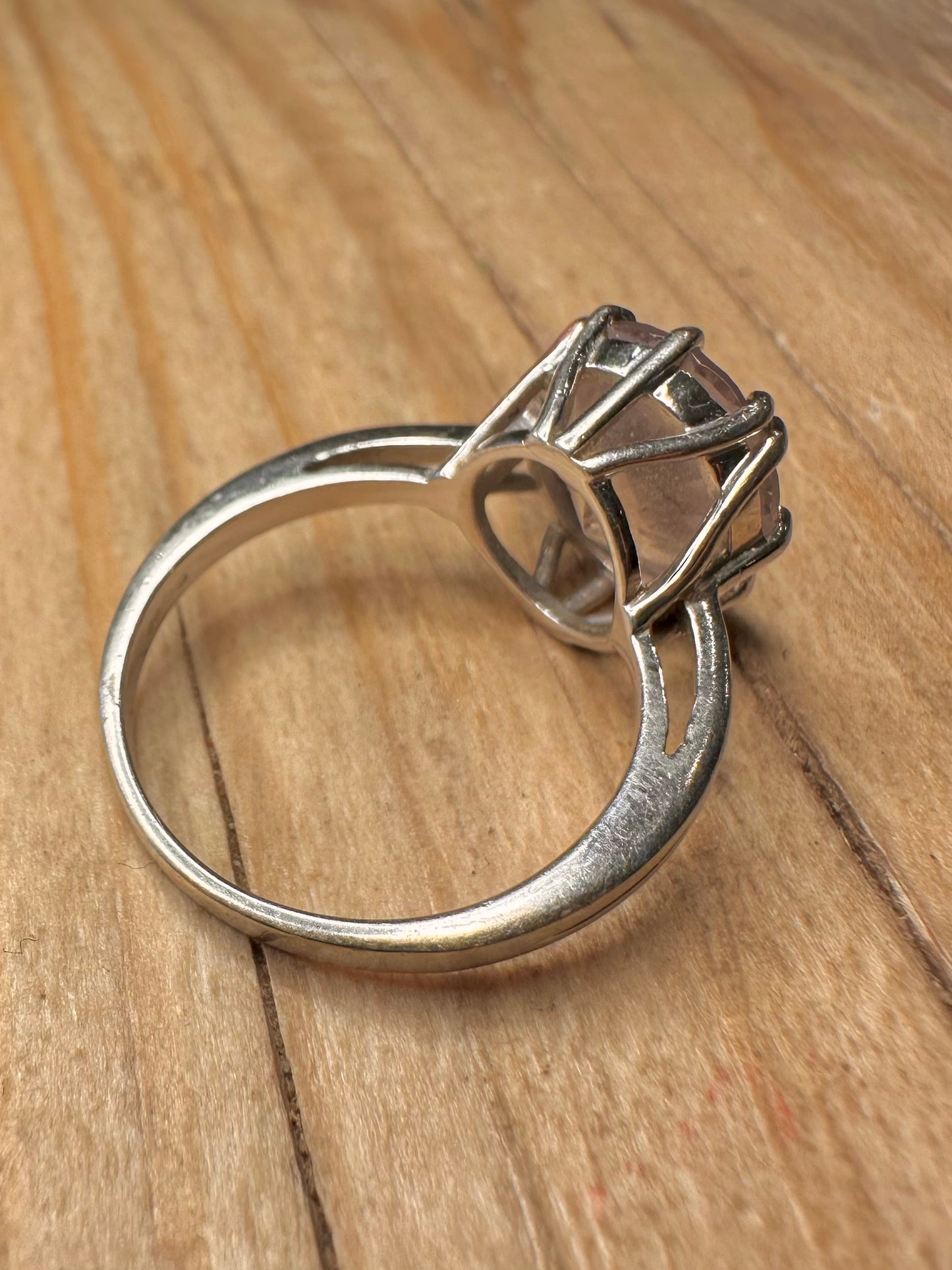 Modern 2008 9ct White Gold Rose Quarts Size N1/2 Ring
