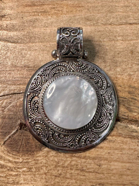 Vintage Boho Mother of Pearl Circle 925 Silver Pendant