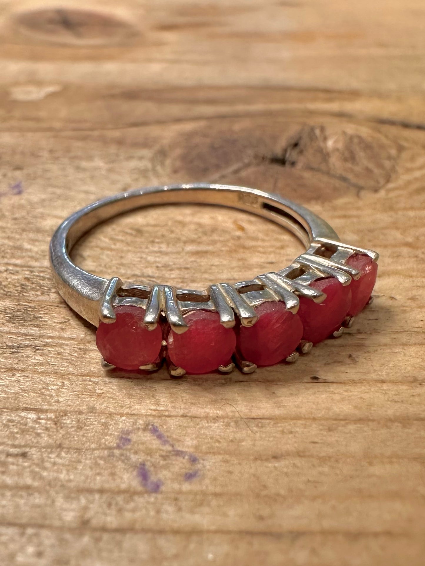 Vintage Red Stones 925 Silver Size P1/2 Ring