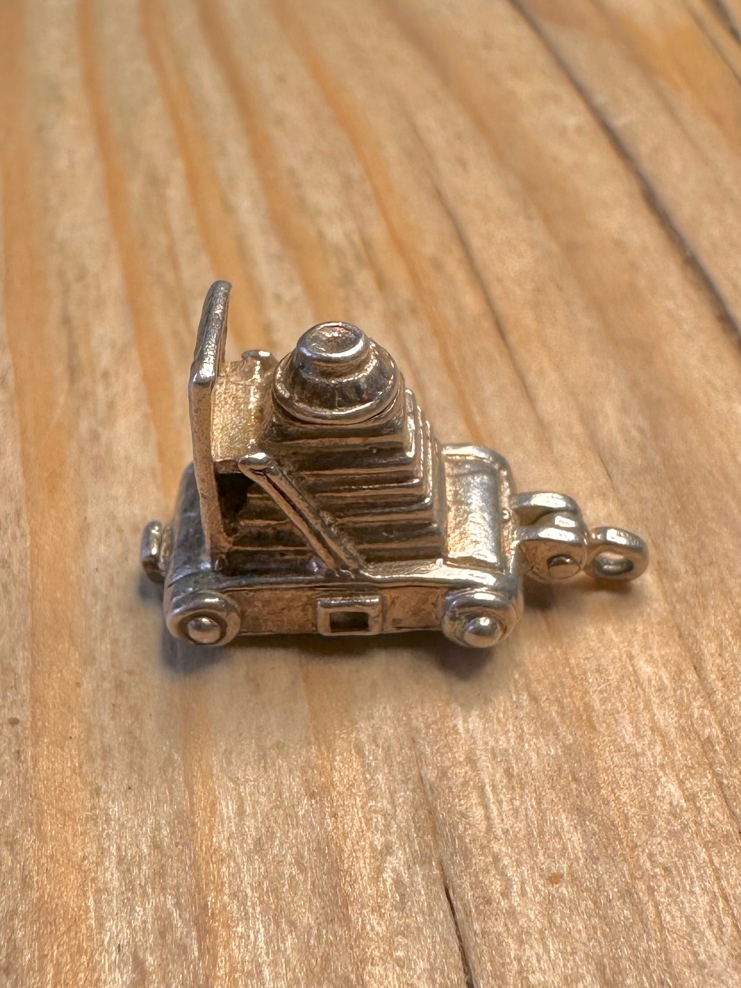 Vintage Nuvo Old Fashioned Camera Articulated 925 Sterling Silver Charm Pendant