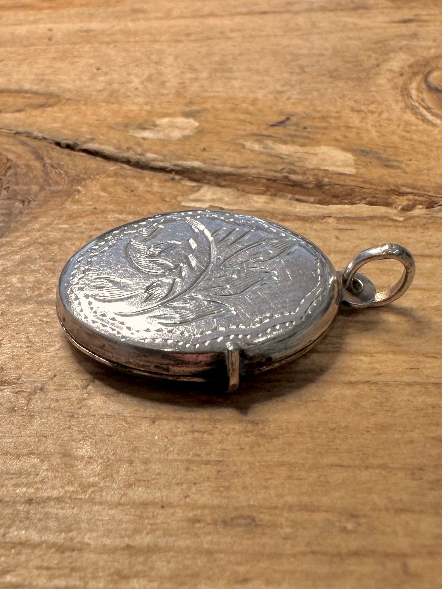 Vintage Engraved Oval Soldered Locket Closed 925 Silver Pendant