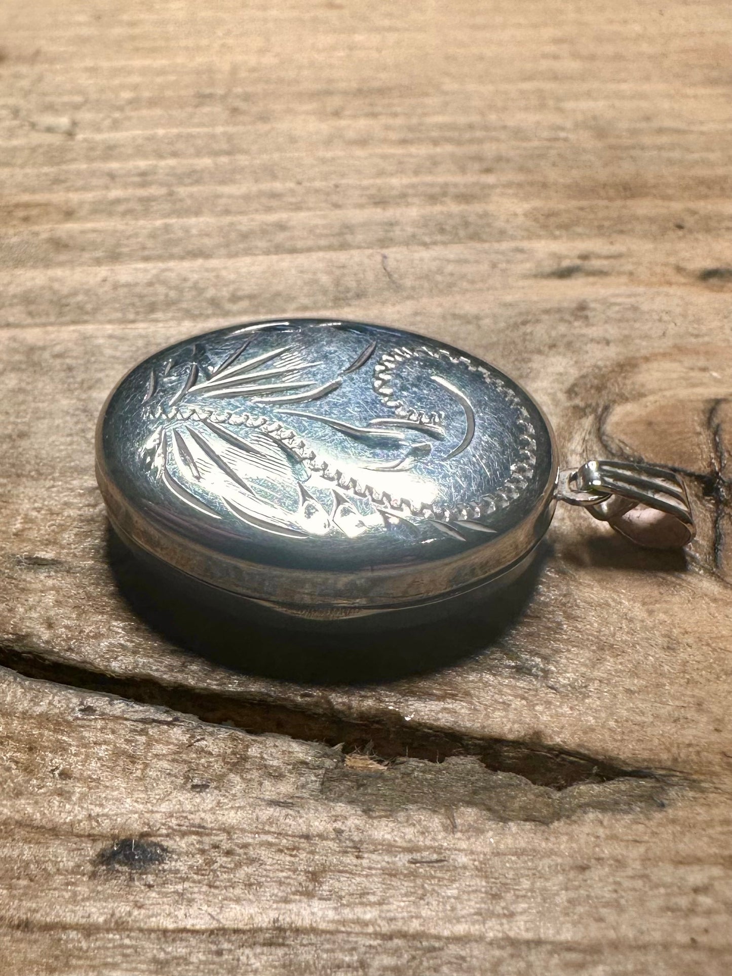 Vintage 1993 Engraved Chunky Oval 925 Silver Locket Pendant