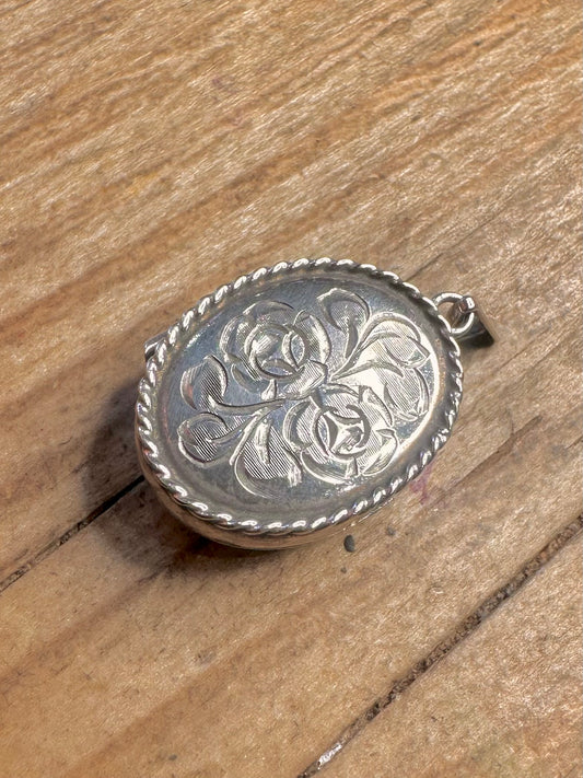 Vintage 1983 Floral Engraved Rope Twisted Edging Maker JS 925 Sterling Silver Locket Pendant
