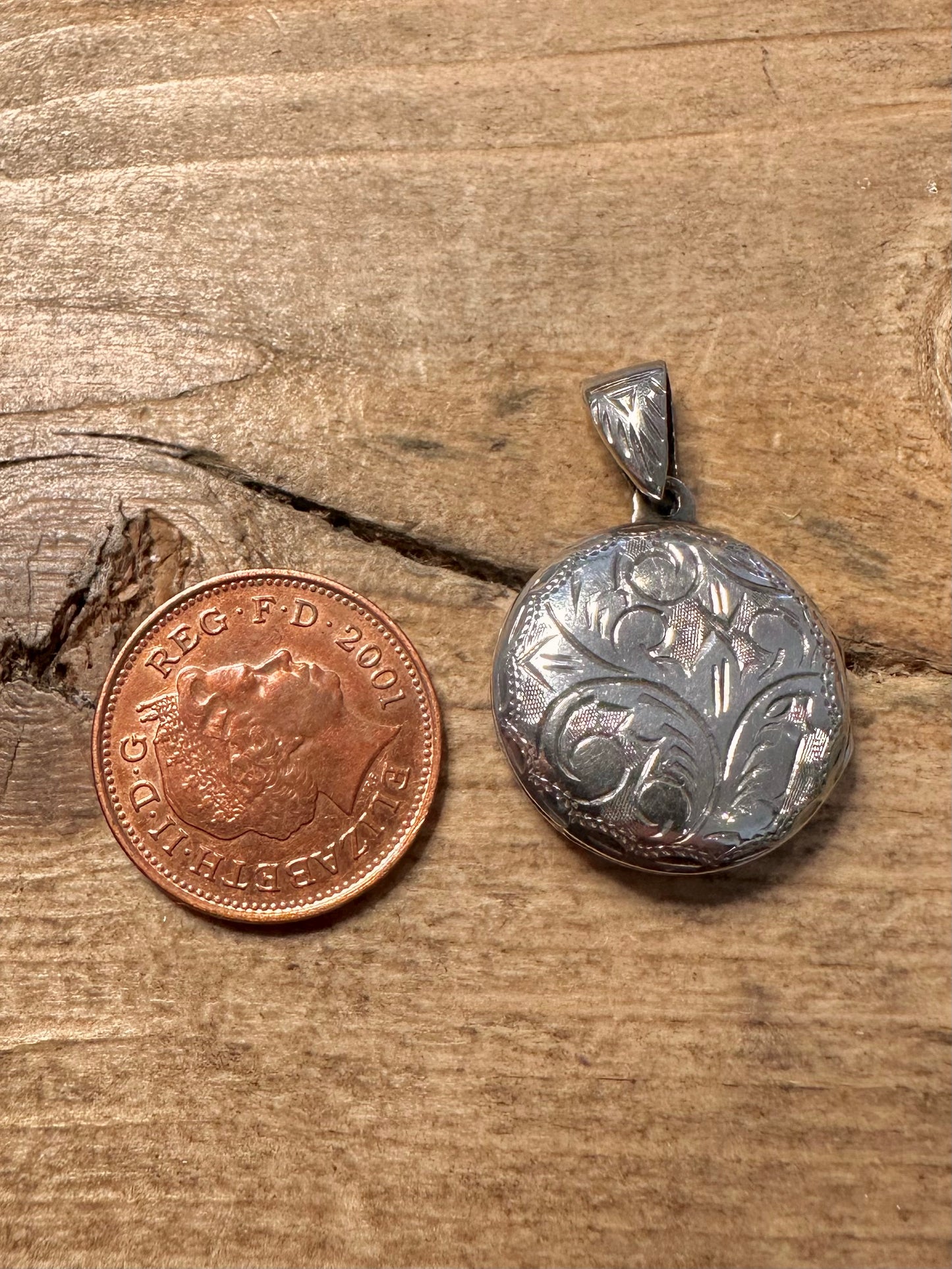 Vintage Engraved Circle 925 Silver Locket Pendant