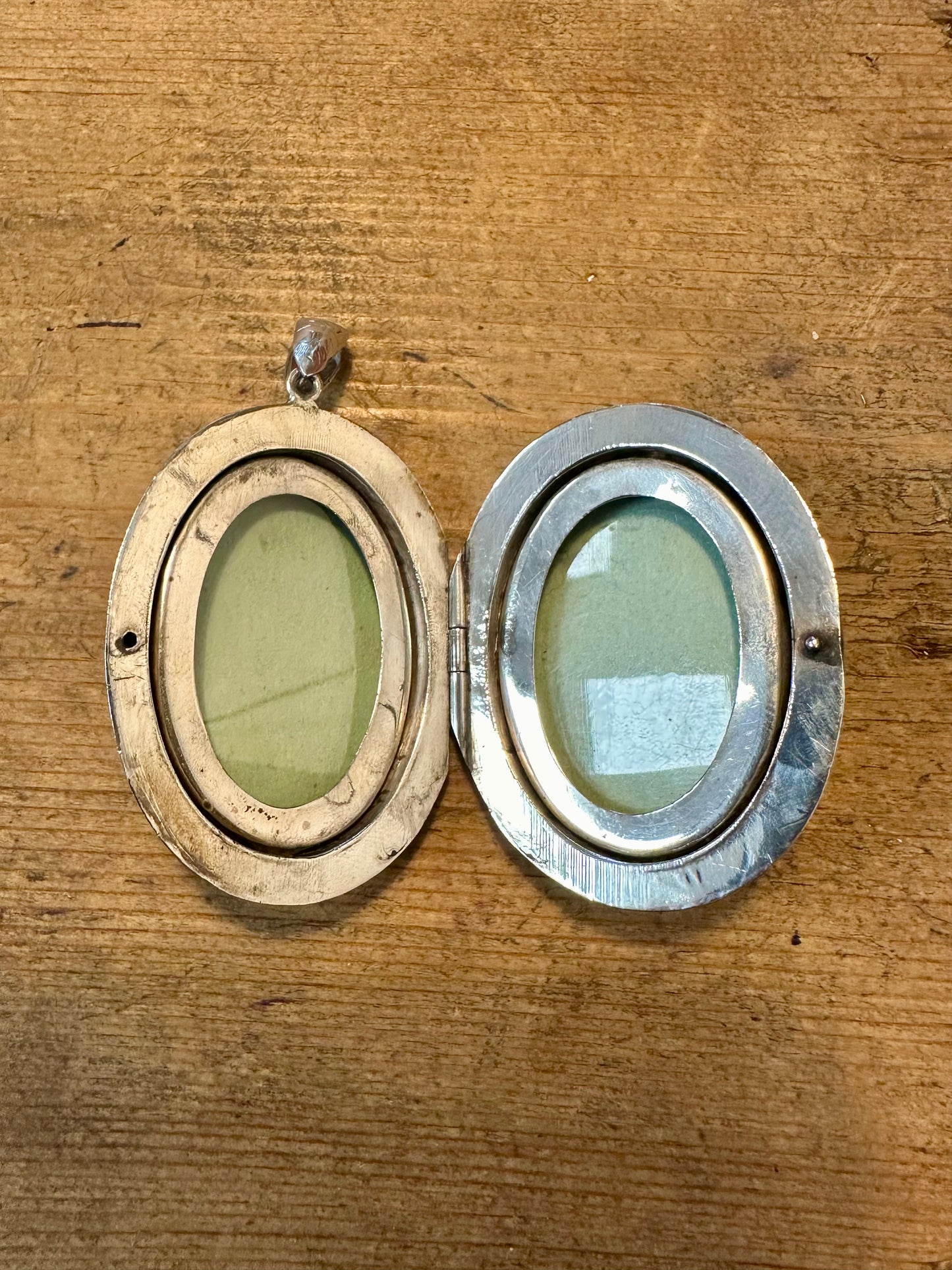 Vintage Large 1976 Oval Engraved 925 Silver Locket Pendant