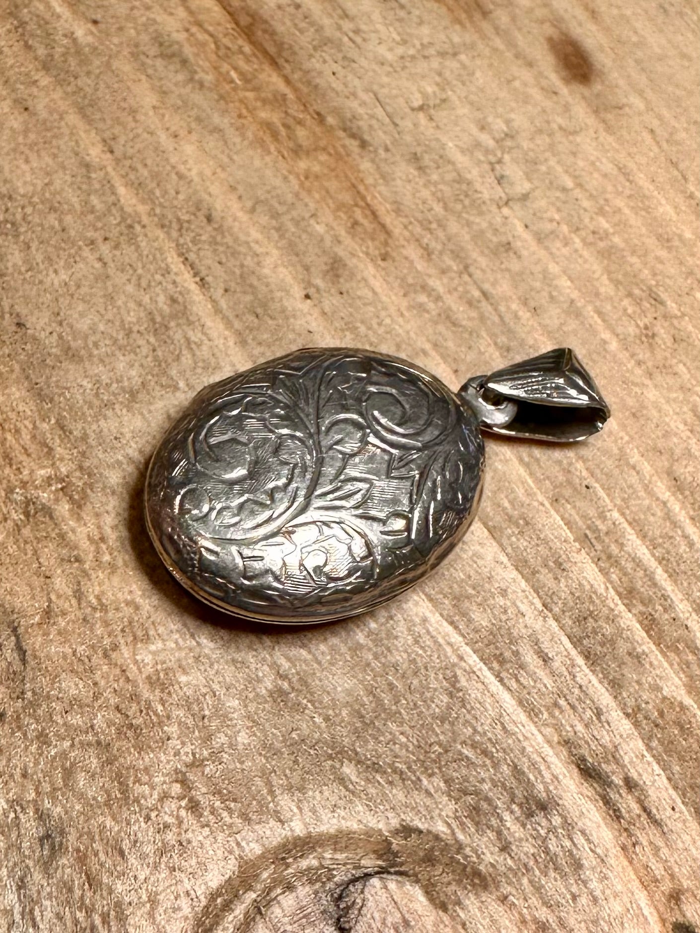 Vintage Engraved Oval Locket 925 Silver Pendant