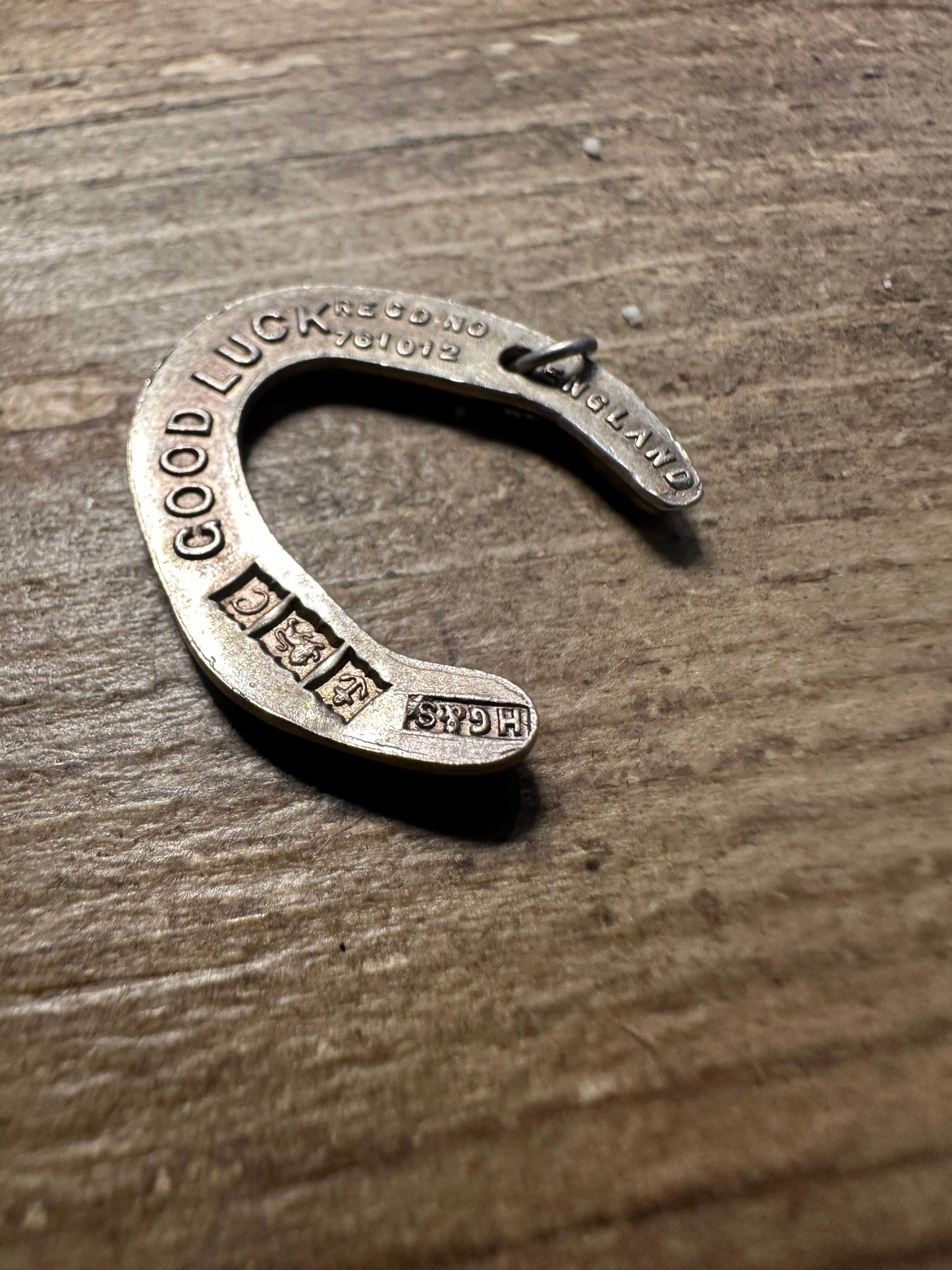 Vintage horse shoe pendant silver