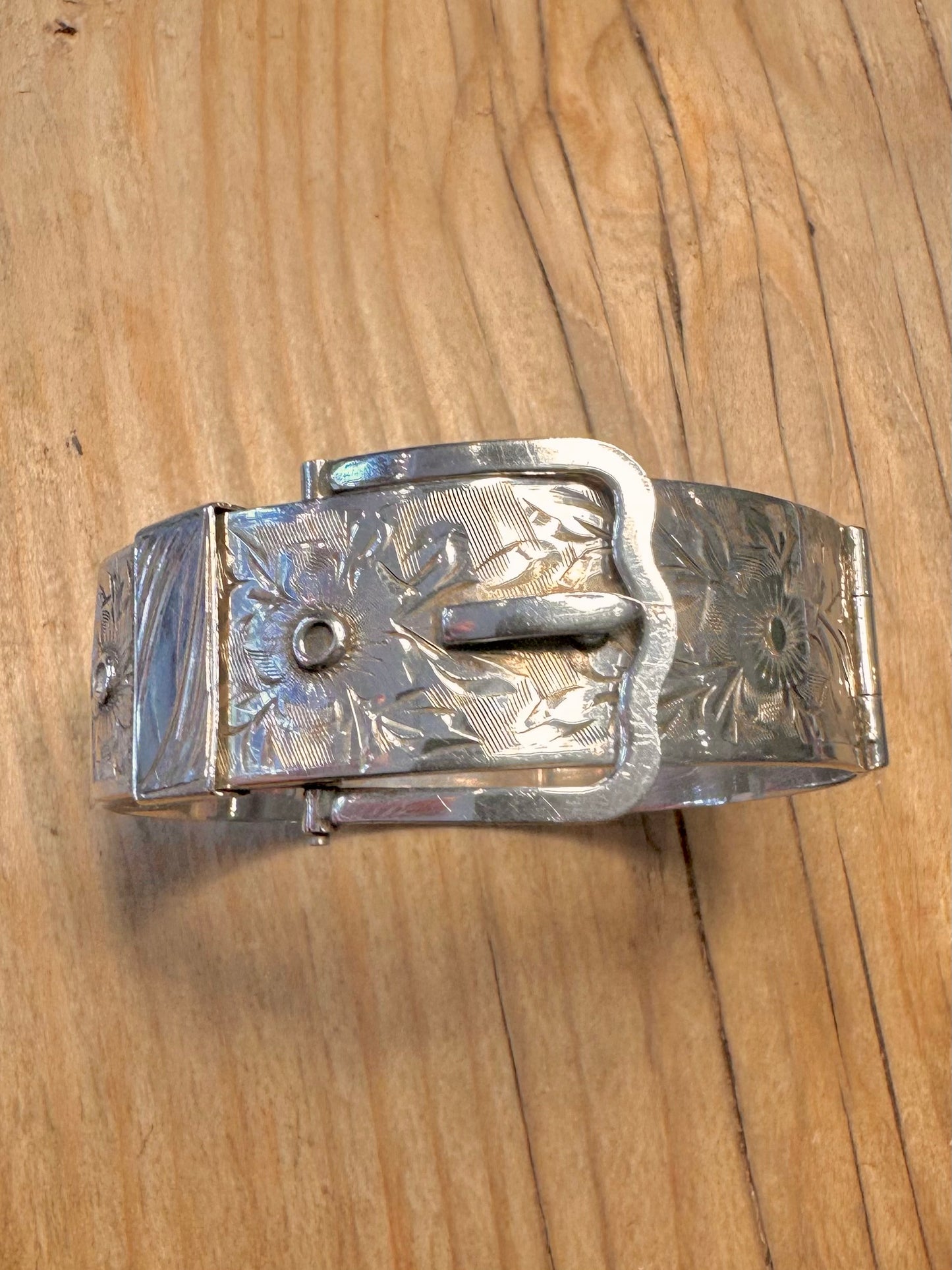 Vintage 1962 Large Engraved Buckle 925 Sterling Silver Bangle
