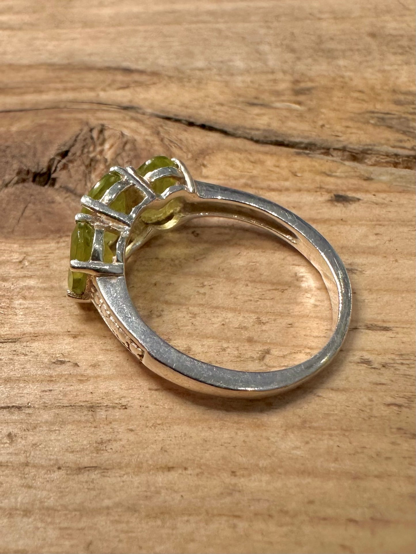 Vintage Peridot Trilogy 925 Silver Size N1/2 Ring