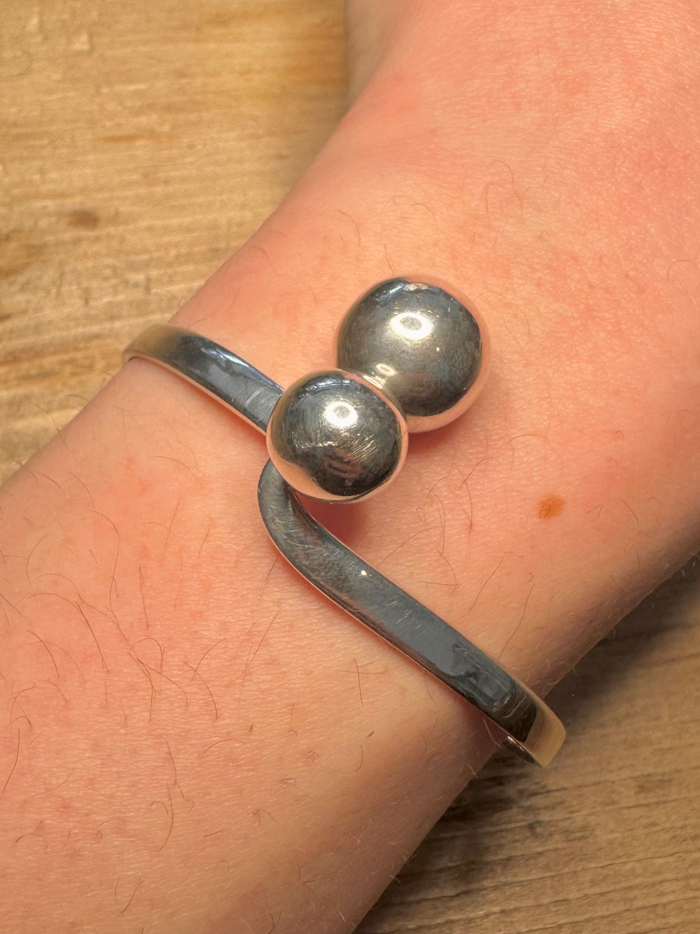 Abstract Ball Clasp 925 Silver Bangle