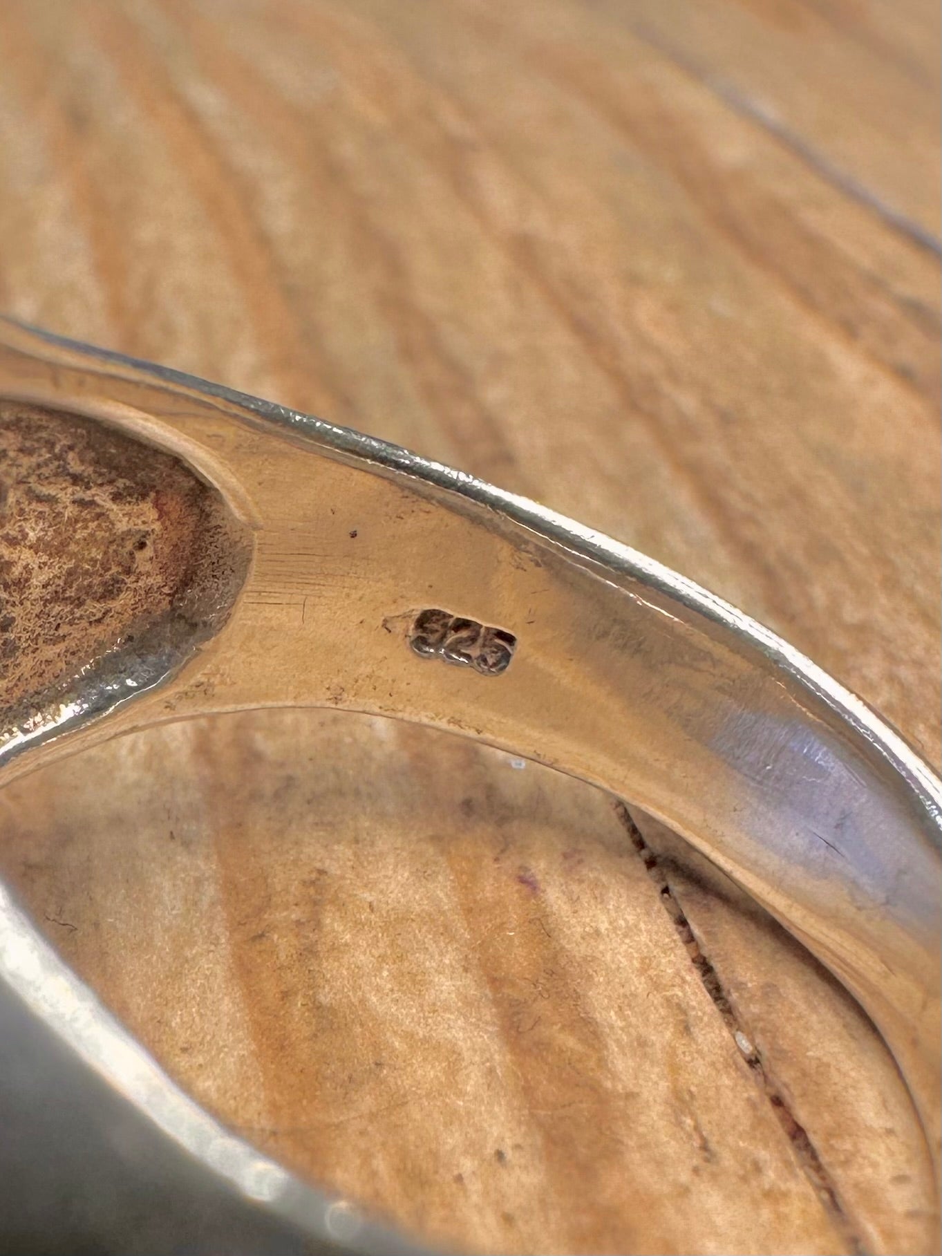 Moderner Pik-Ass Ring aus schwarzem Emaille, 925er Sterlingsilber, Größe T