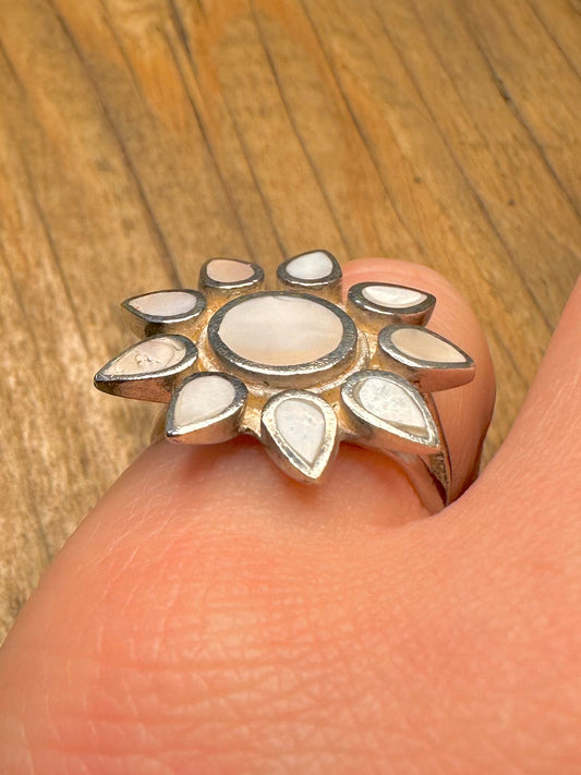 Mother of Pearl Sun Burst Design 925 Sterling Silver Size M1/2 Ring