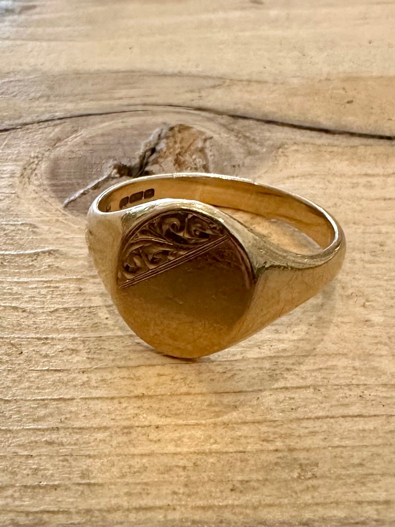 Vintage Engraved Signet 9ct Gold Hallmarked Size W Ring