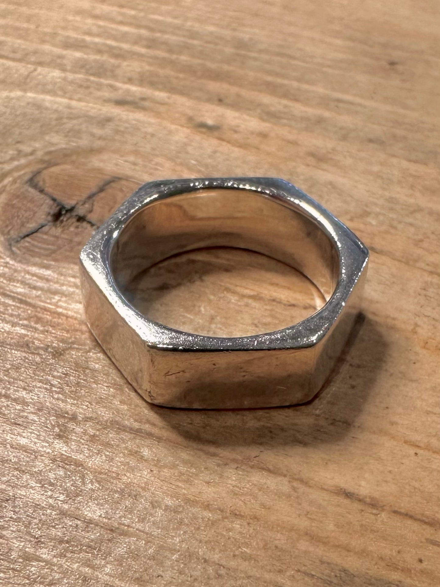 Abstract Bolt Band 925 Silver Size Q Ring