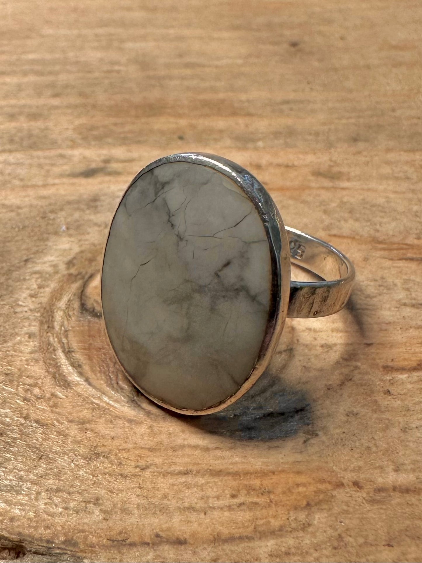 Vintage Howlite Oval 925 Silver Size I1/2 Ring