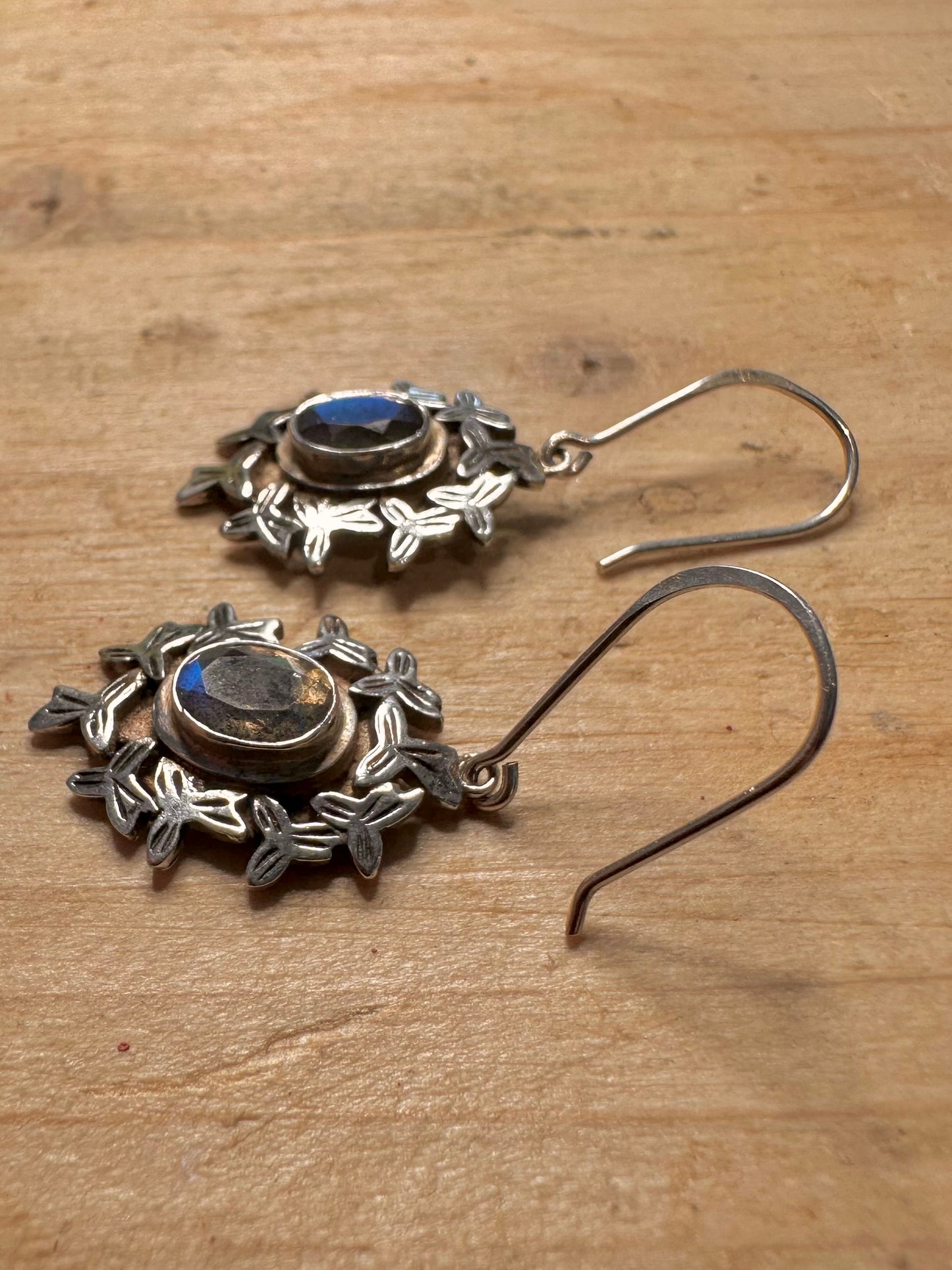 Vintage Labradorite Leaf Design 925 Silver Earrings