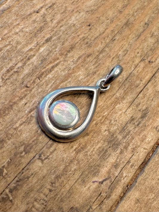 Tear Drop Shape Mother of Pearl 925 Sterling Silver Pendant