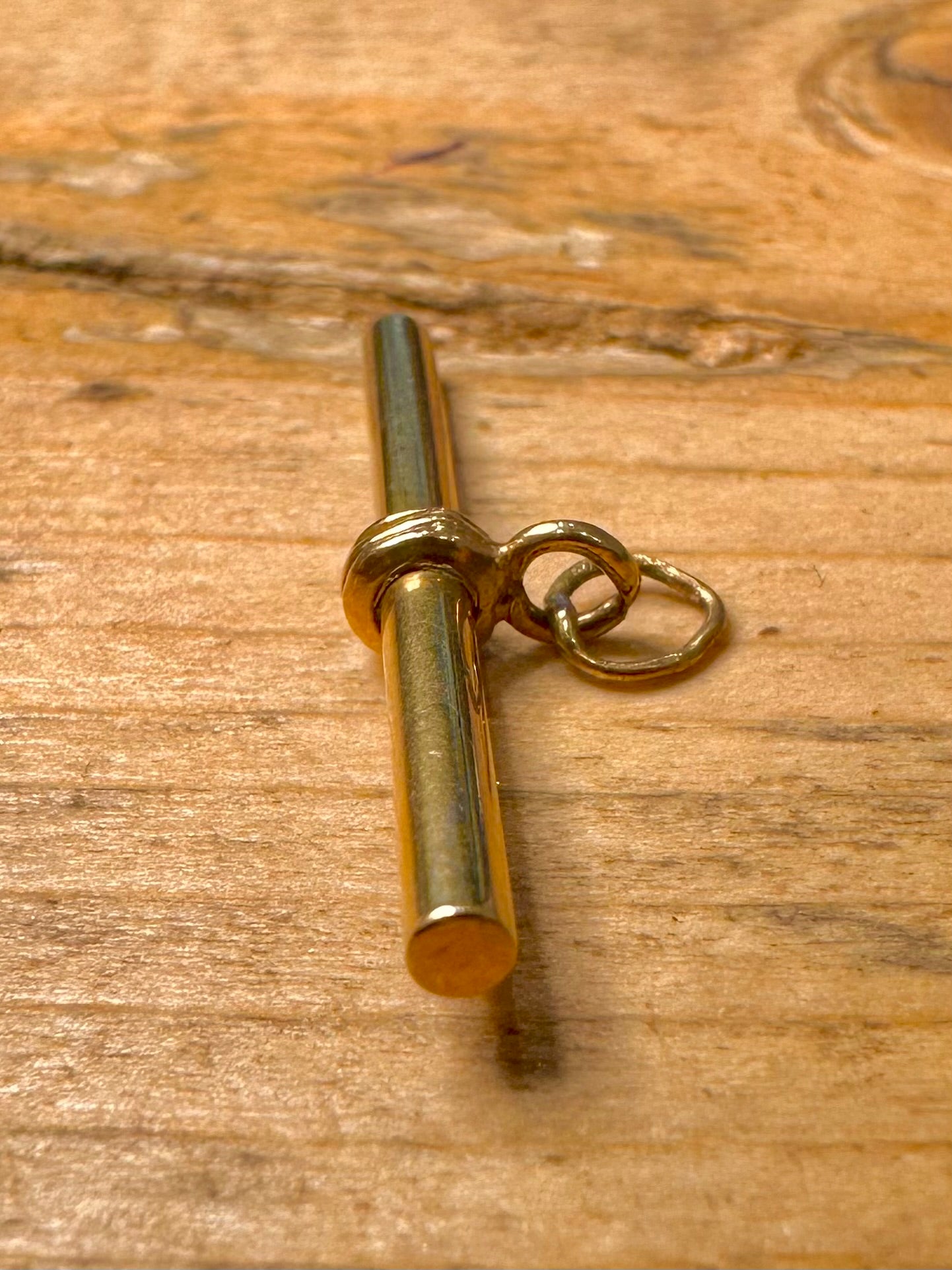 Vintage 1993 9ct Gold T Bar Pendant
