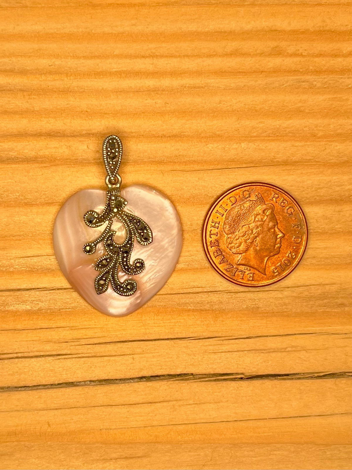 Heart Shaped Pink Mother Of Pearl 925 Sterling Silver Pendant