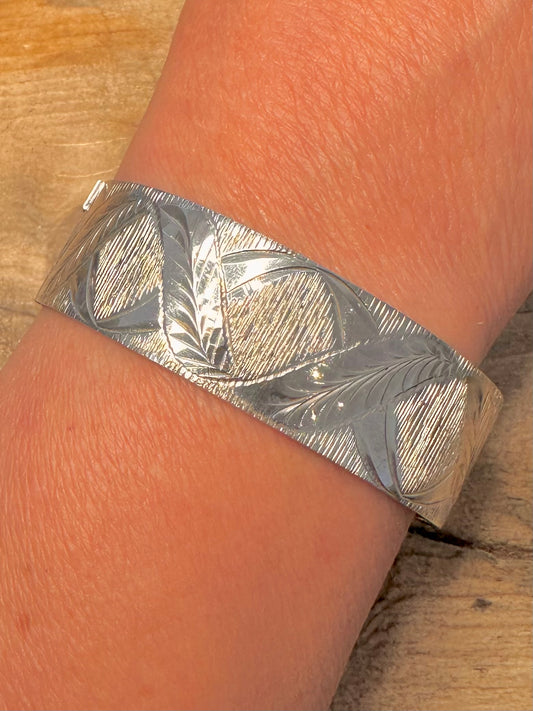 Vintage 1973 Bark Effect Textured 925 Silver Bangle