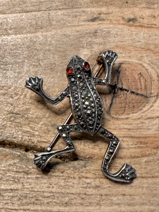 Vintage Frog Marcasite and Red Stone Eyes 925 Silver Brooch