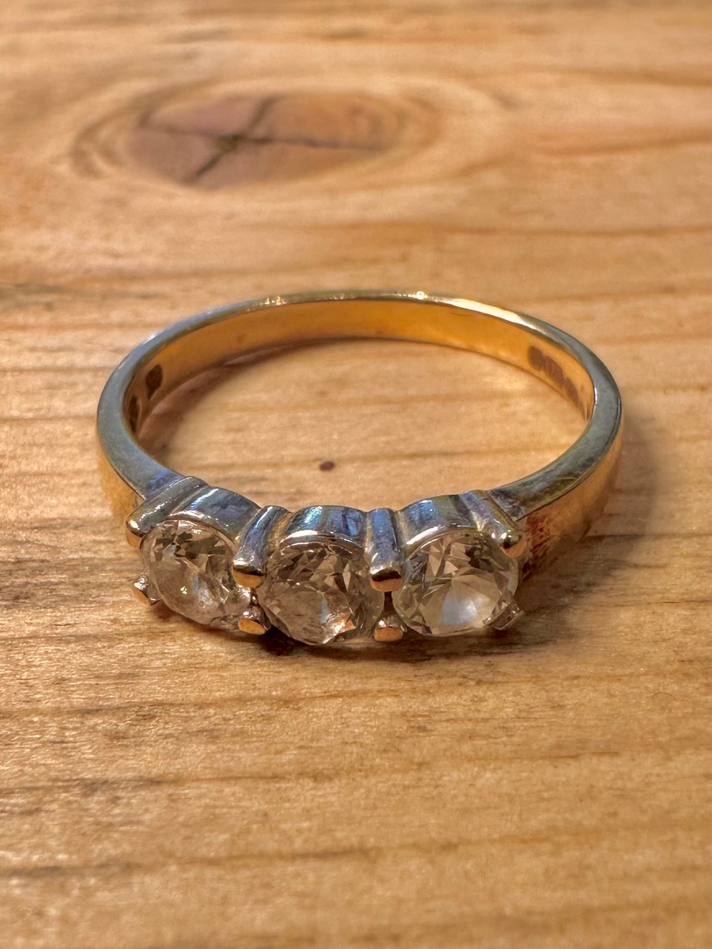 Vintage 9ct Gold CZ Stone Size N1/2 Ring