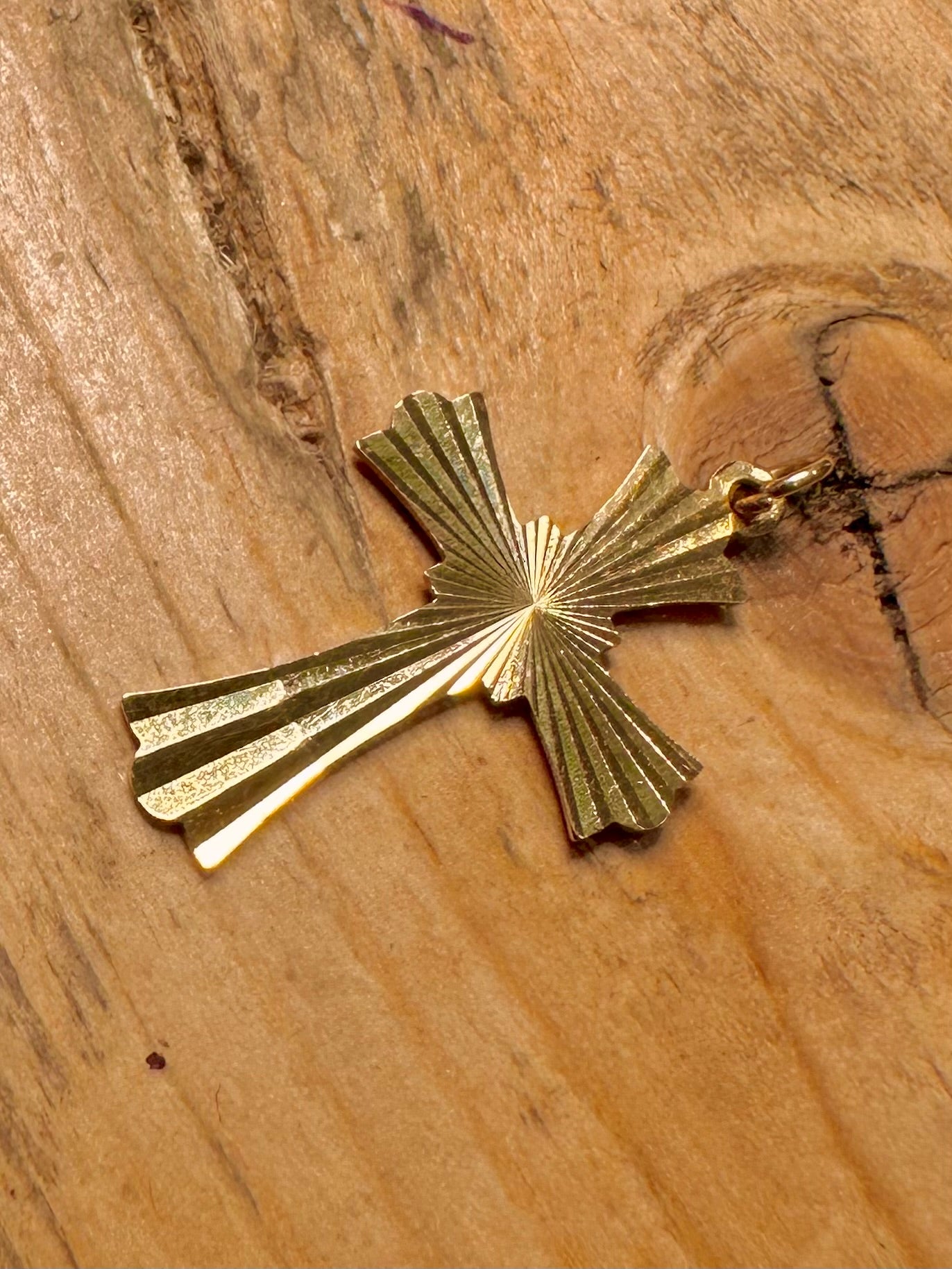 Vintage 1979 9ct Gold Textured Cross Pendant