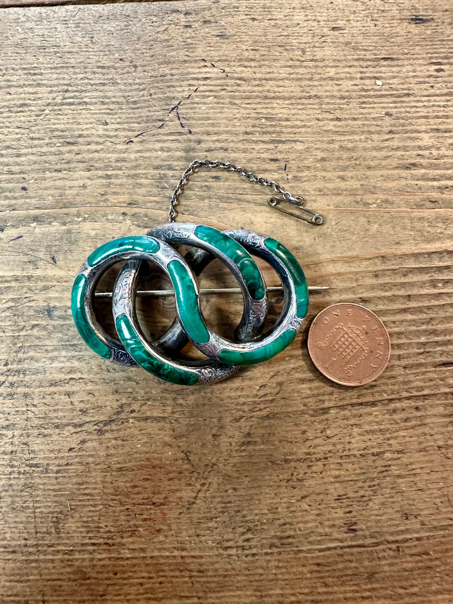 Vintage Scottish Victorian Malachite Knot Sterling Silver Brooch