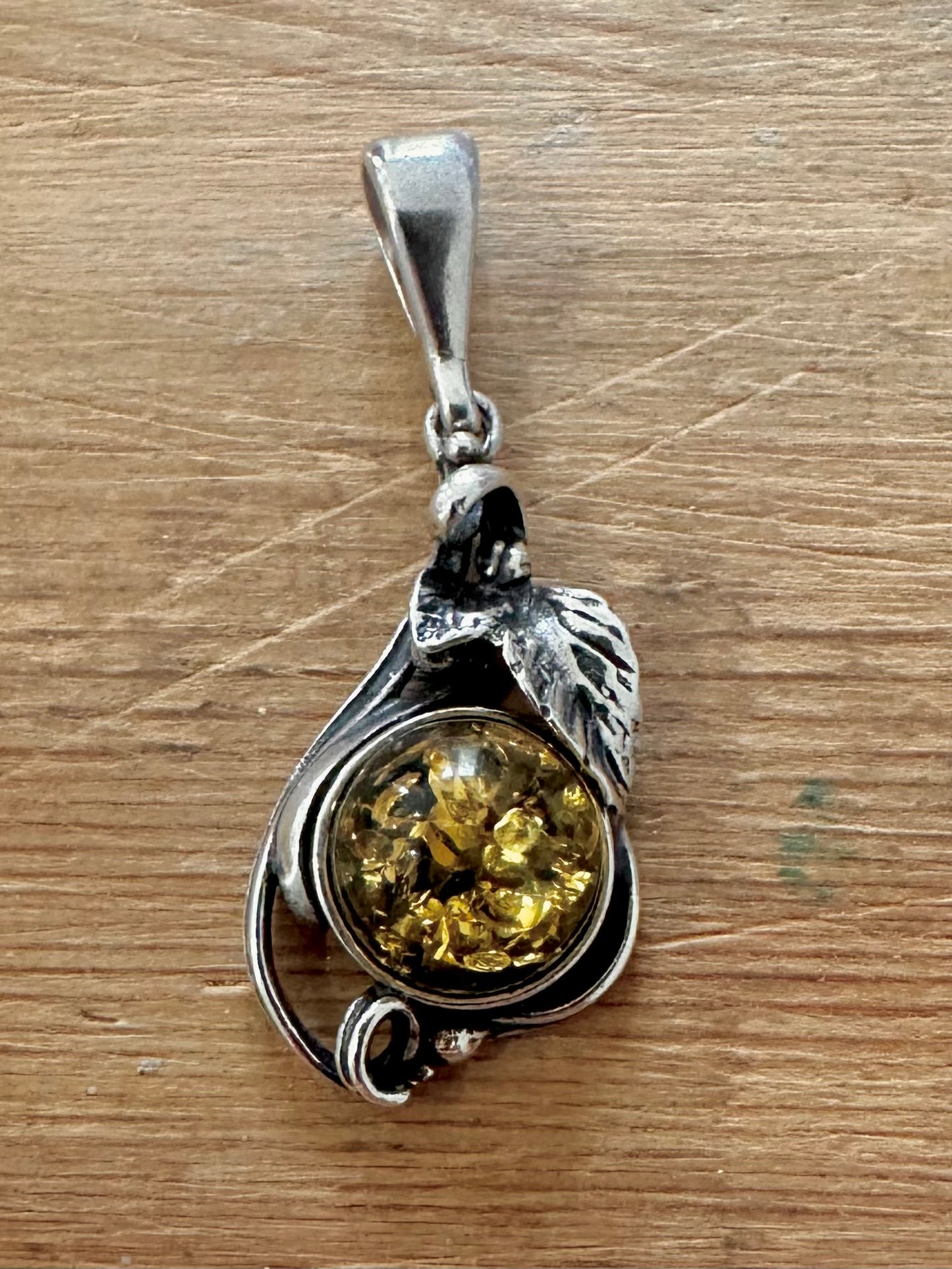 Vintage Green Amber Ornate Floral 925 Silver Pendant