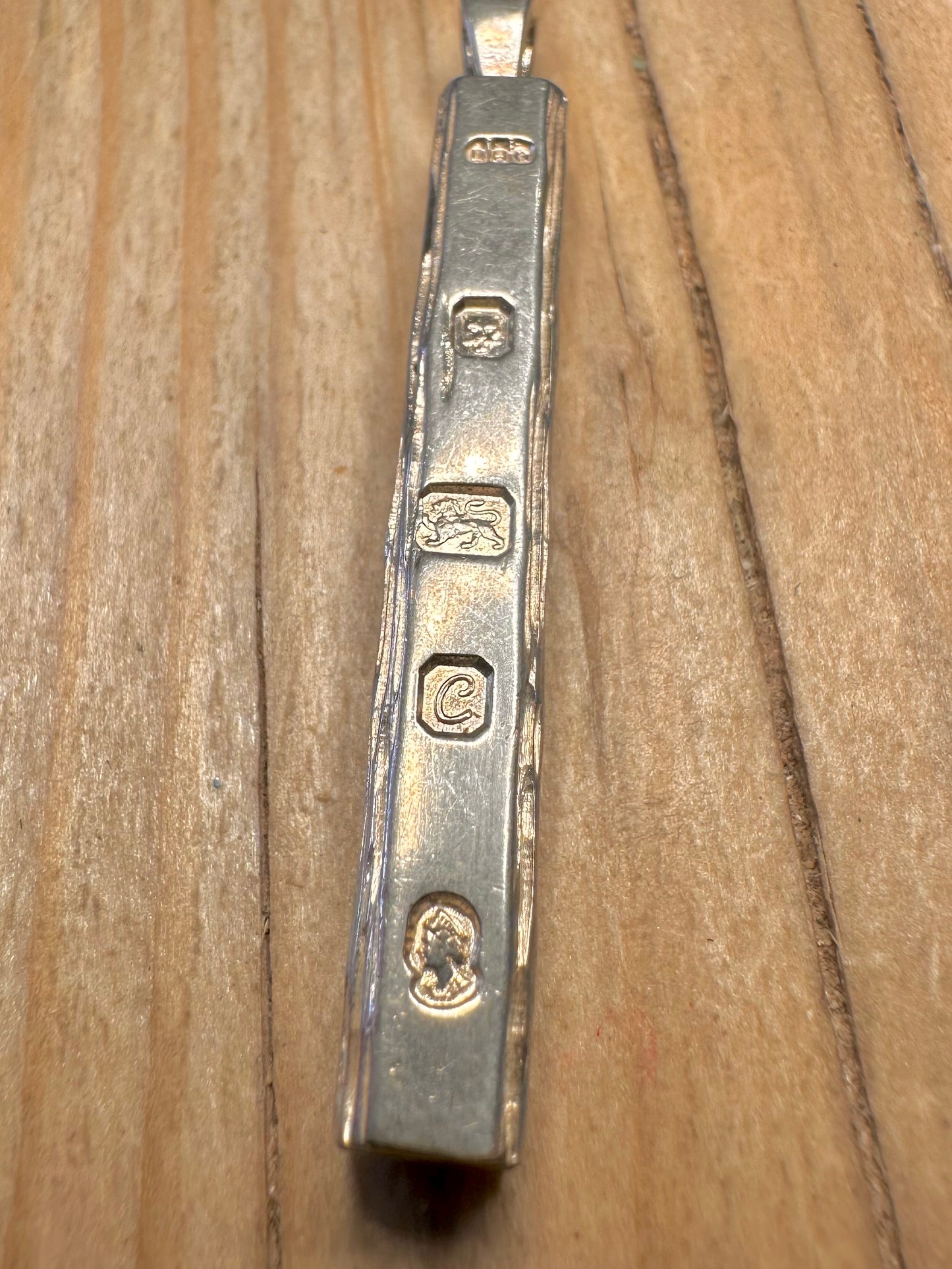 Vintage 1977 Bark Effect Ingot Jubilee 925 Sterling Silver Pendant