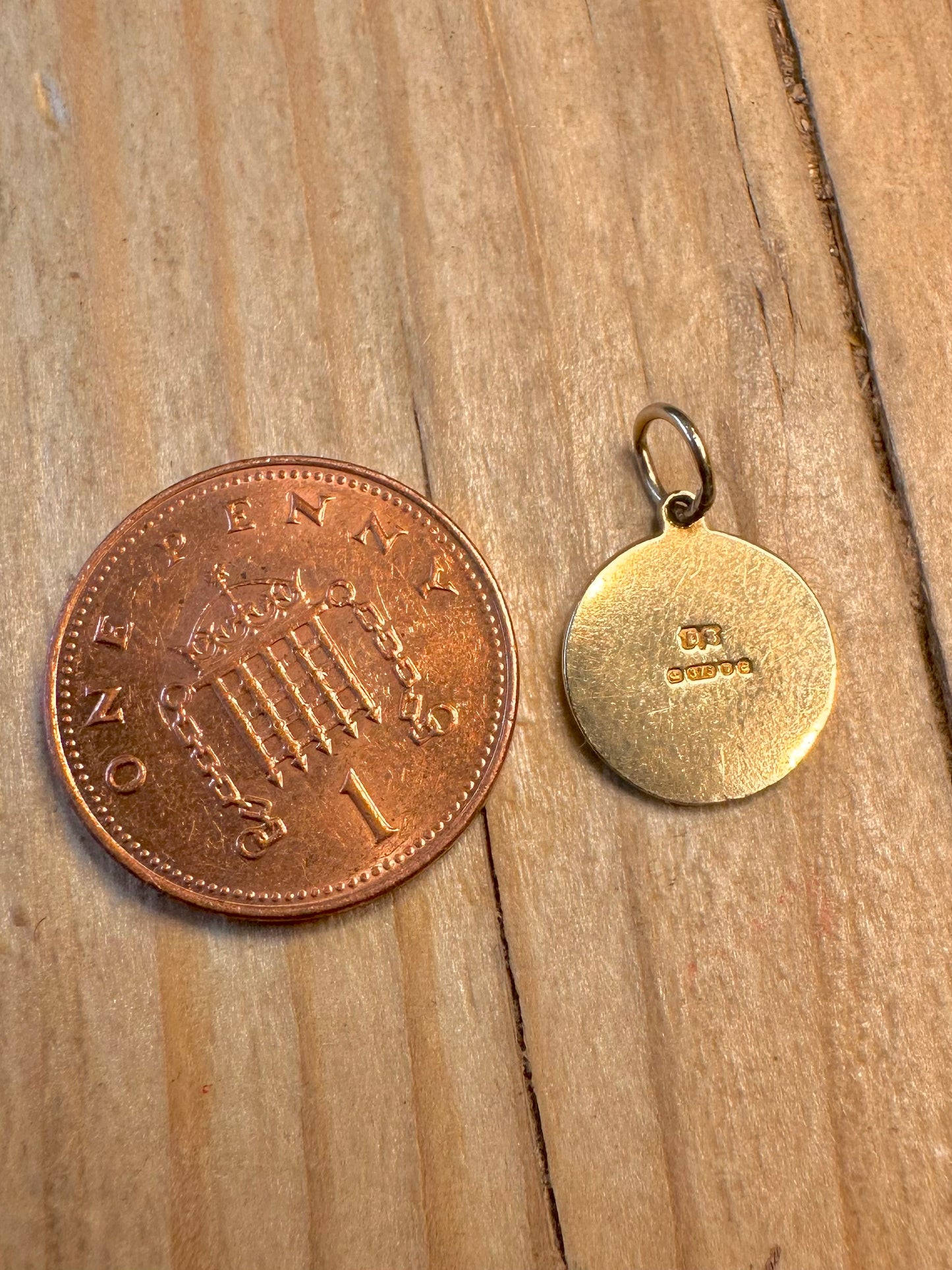 Vintage 1979 9ct Gold St Christopher Pendant
