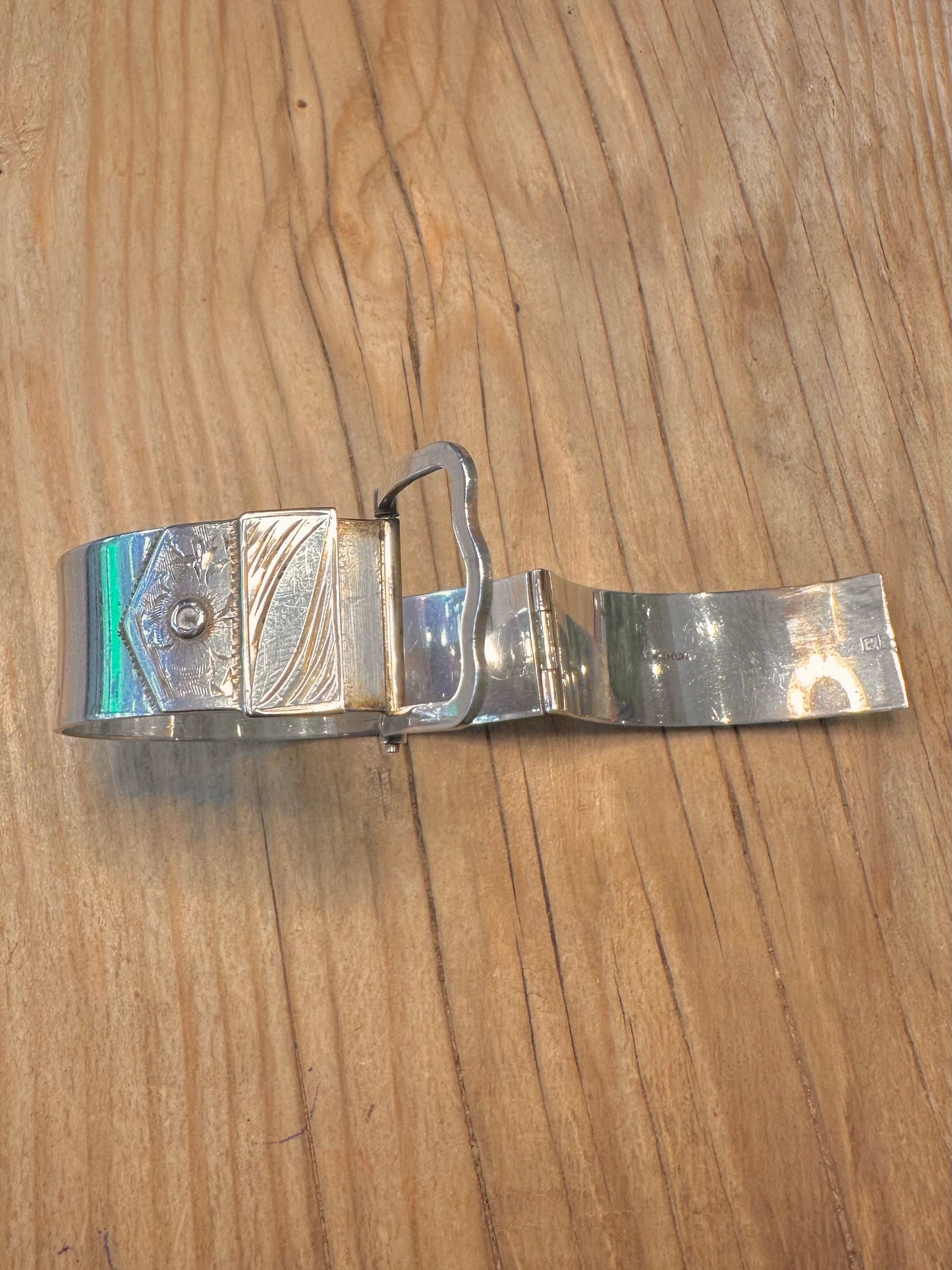 Vintage 1962 Large Engraved Buckle 925 Sterling Silver Bangle