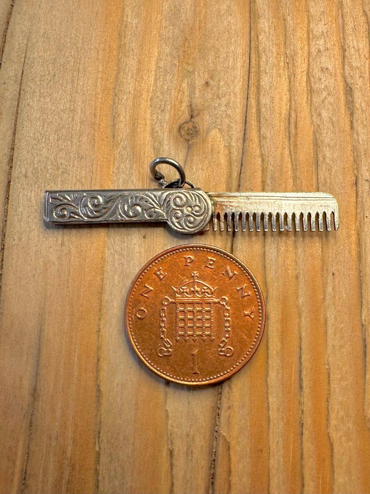 Vintage Engraved Folding Comb 925 Sterling Silver Charm Pendant