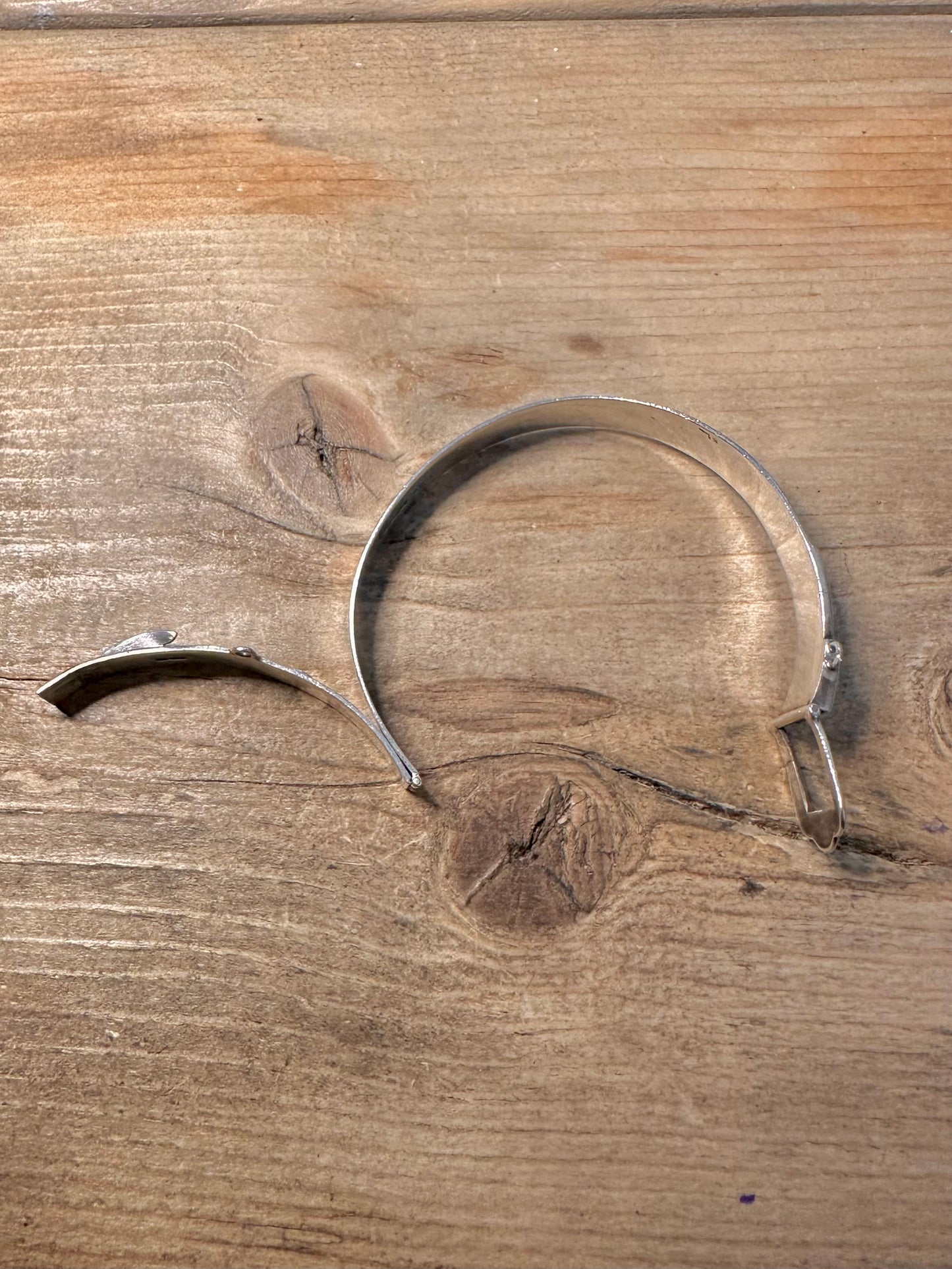 Vintage 1975 Buckle Engraved 925 Silver Maker EJ.Ld Bangle