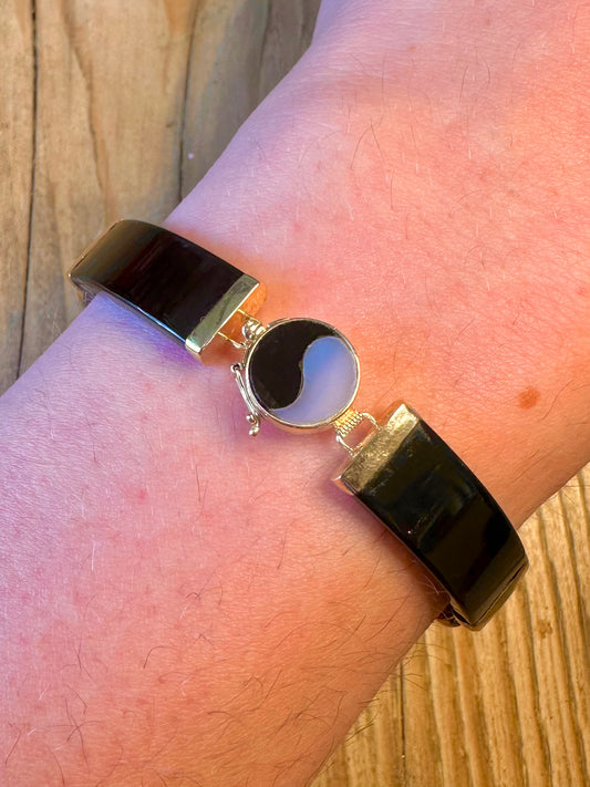 14K Gold 2003 Onyx and Mother of Pearl Ying and Yang 7.3 inch Bracelet
