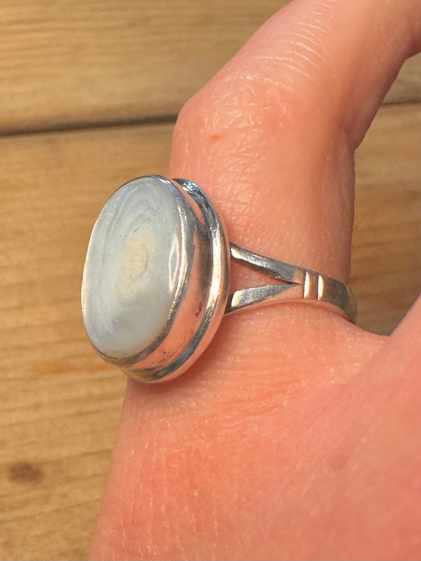 Vintage Oval Mother of Pearl 925 Silver Size O1/2 Ring