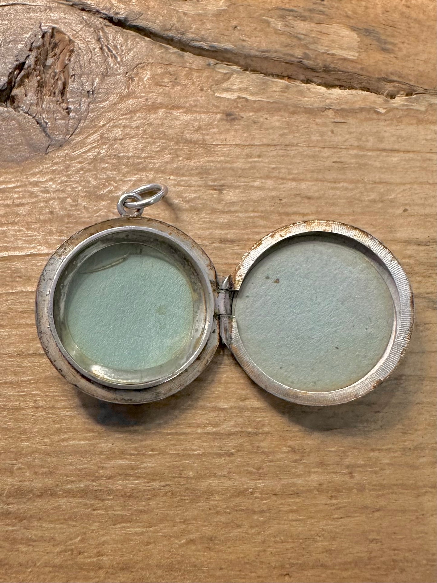 Vintage Floral Design Circle 925 Silver Locket Pendant