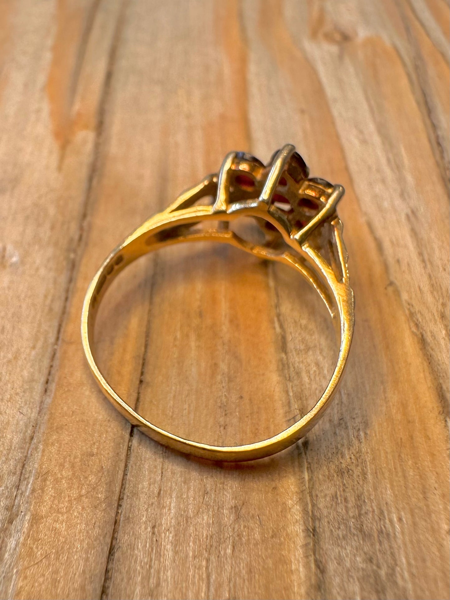 Vintage 9ct Gold 1979 Garnet Cluster Size L1/2 Ring