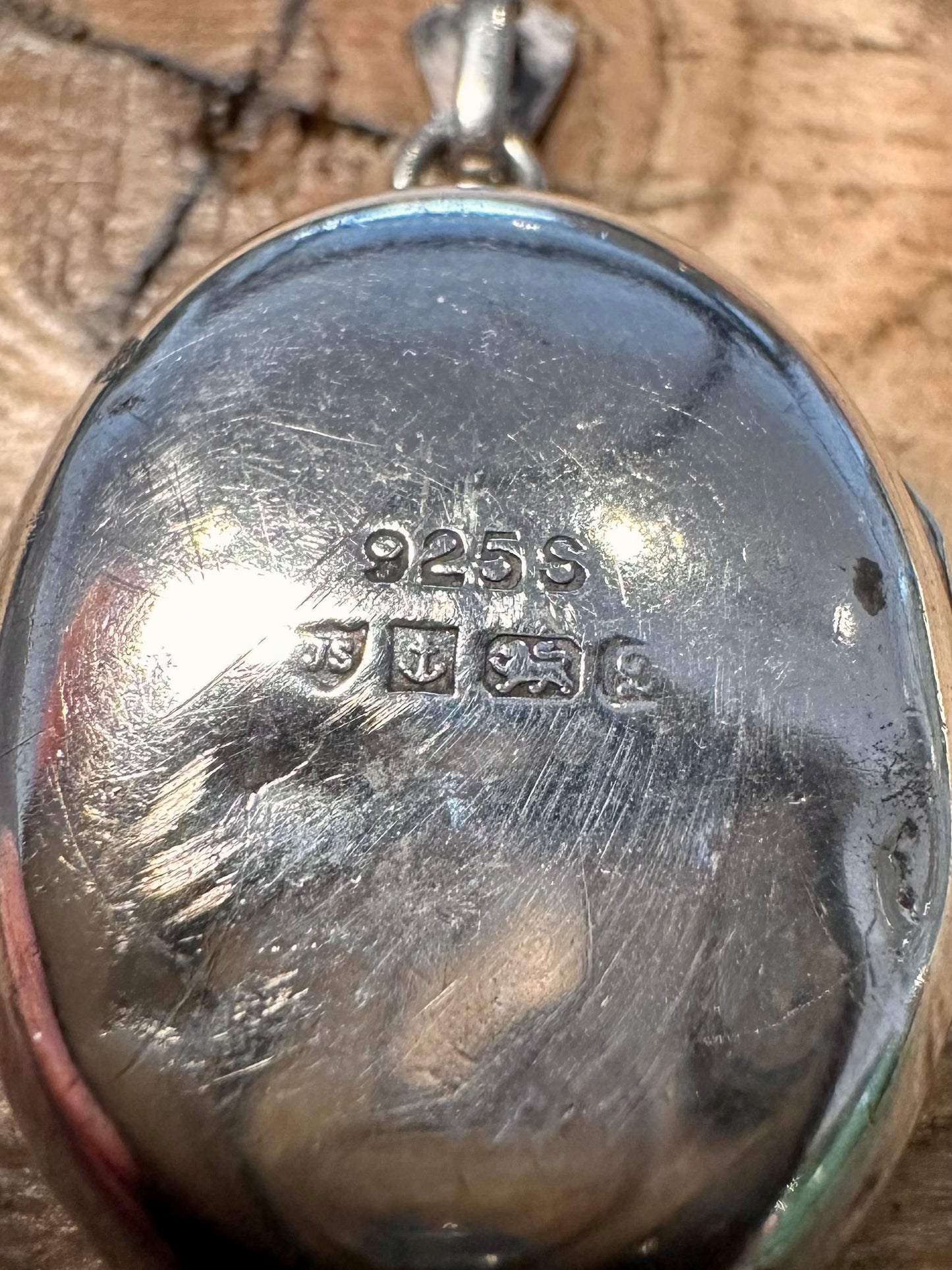 Vintage 1978 Oval Engraved Locket 935 Silver Pendant