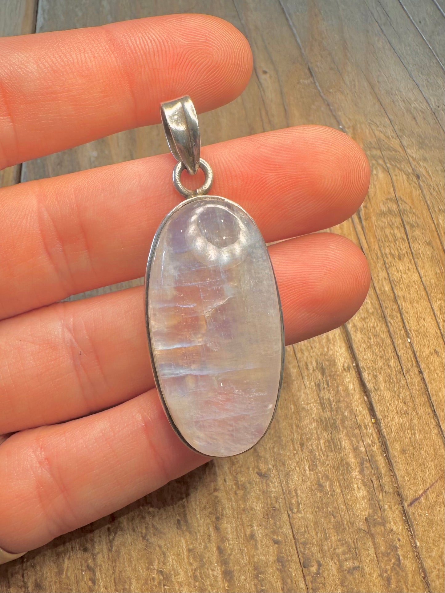Stunning Rainbow Moonstone 925 Sterling Silver Pendant