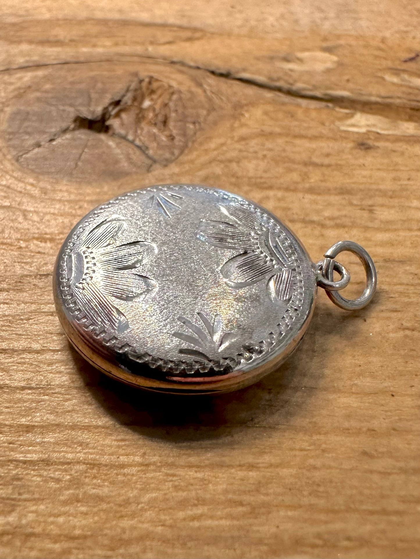 Vintage Floral Design Circle 925 Silver Locket Pendant