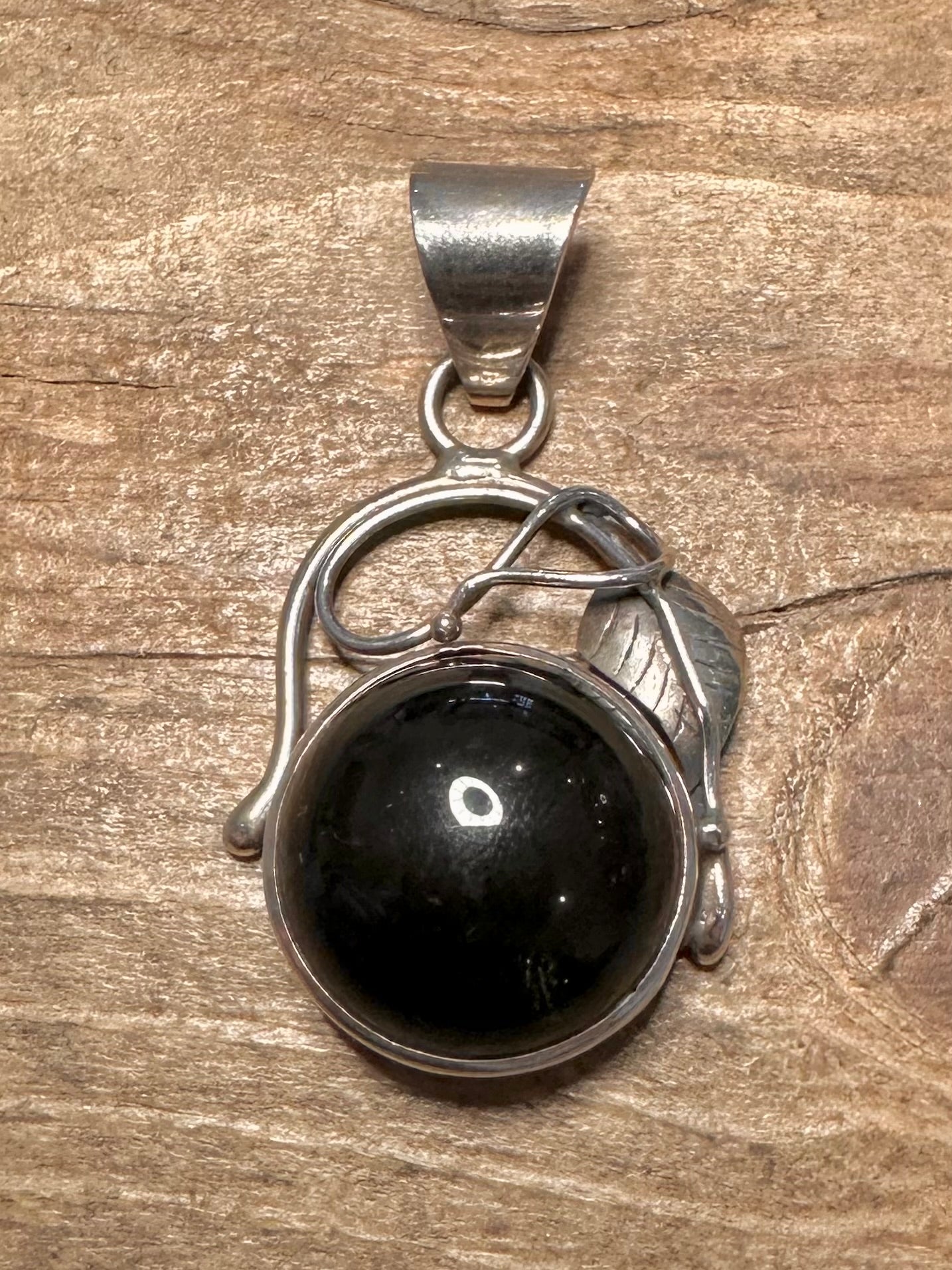 Vintage Black Stone Leaf 925 Silver Pendant