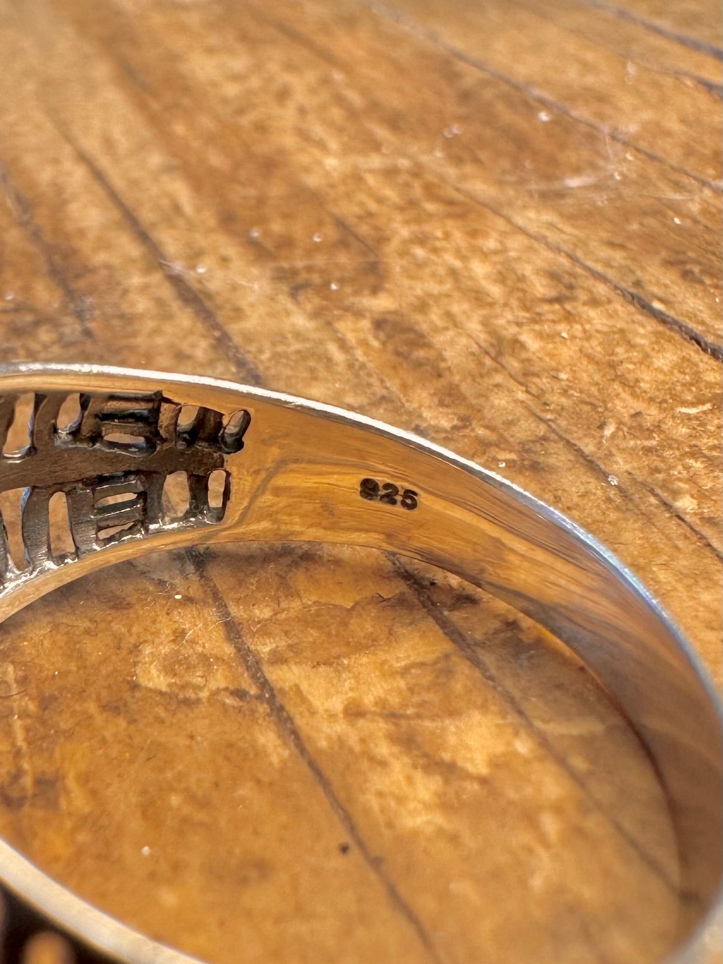 Mondstein Kuppel-Cut-Out-Design 925 Sterling Silber Ring Größe R1/2