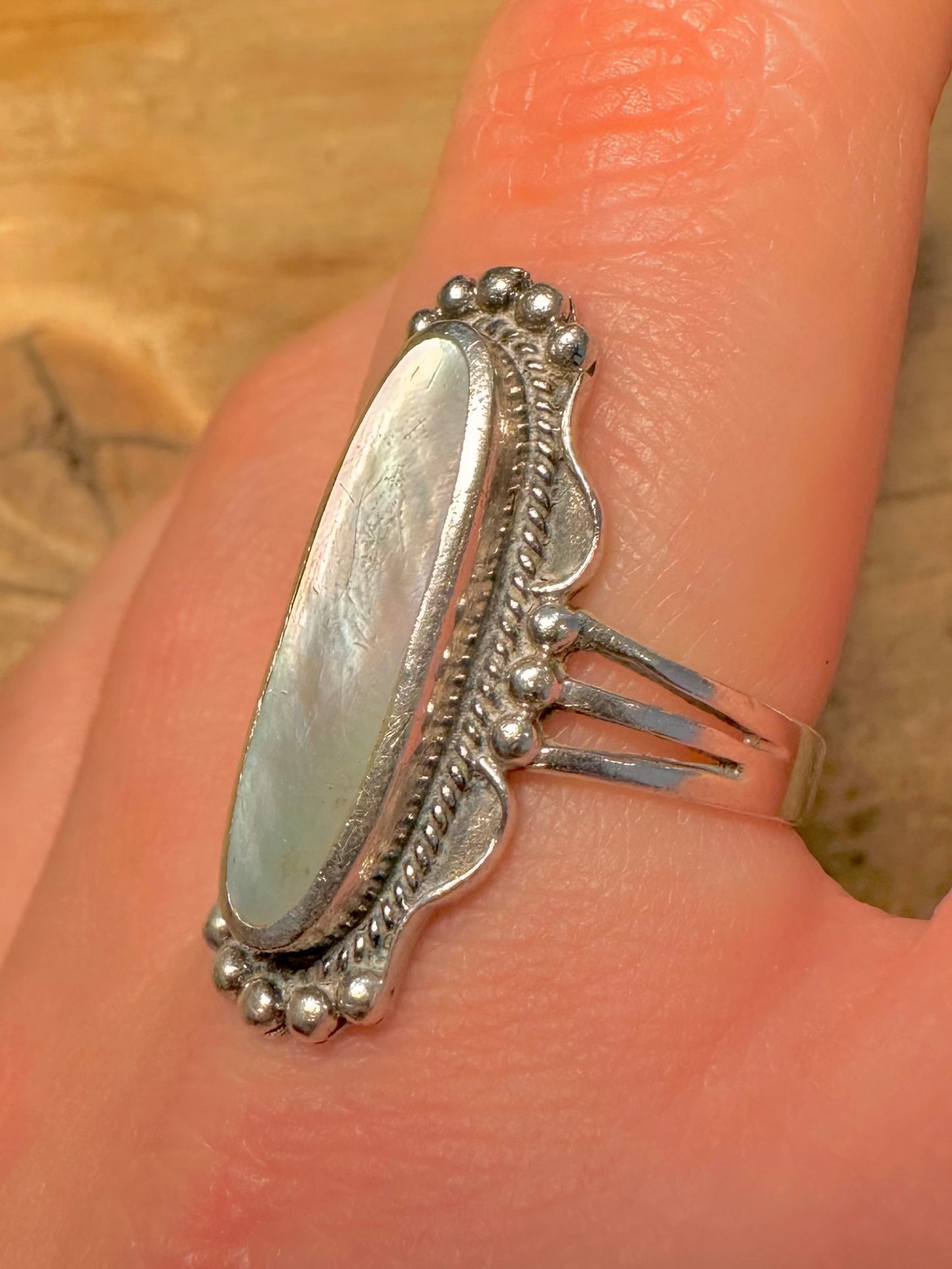 Vintage Native American Style Mother of Pearl 925 Silver Size T Ring