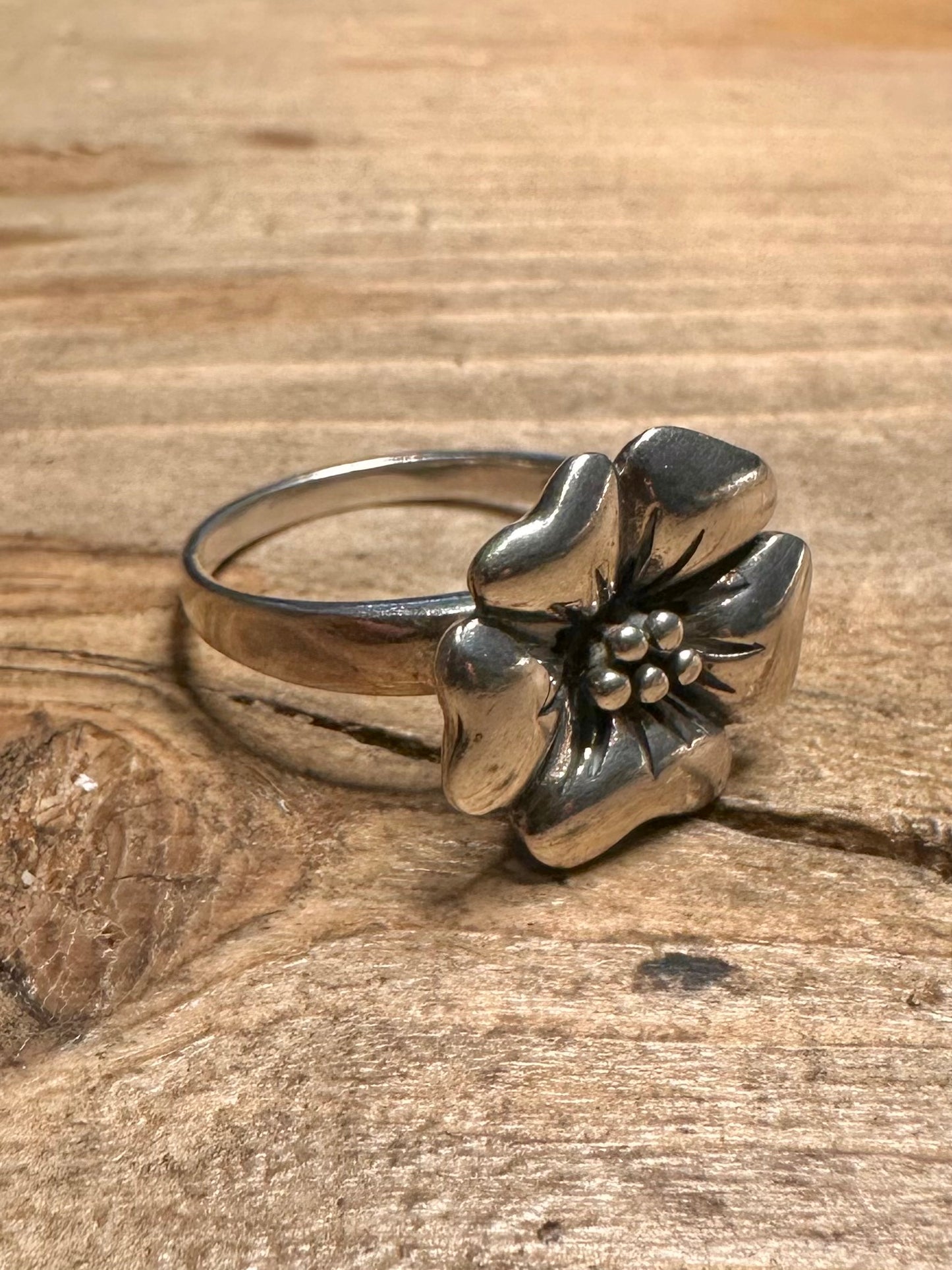 Vintage Flower 925 Silver Size T Ring