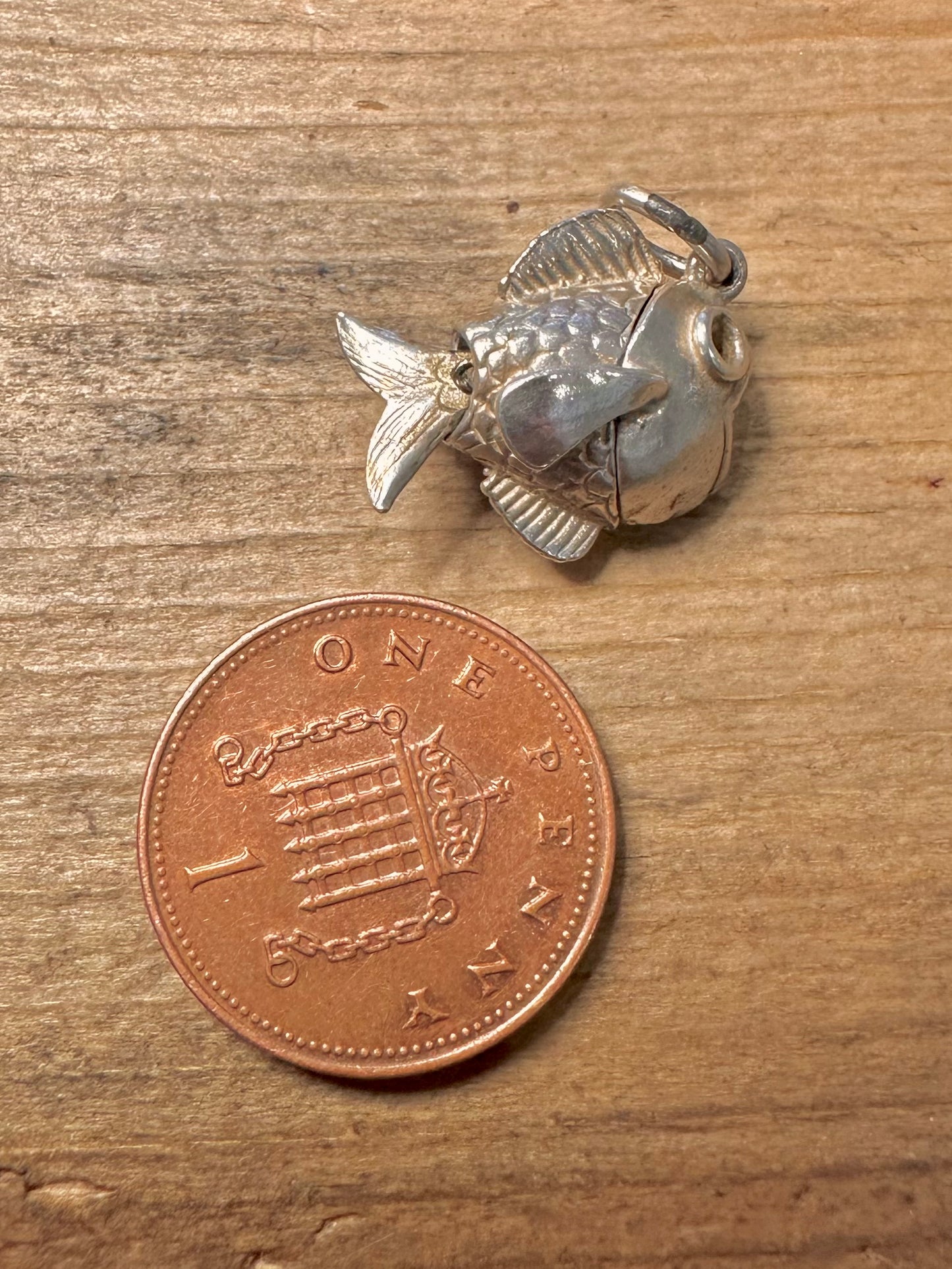 Vintage 1972 Nuvo Fish Moving Tail 925 Silver Charm Pendant