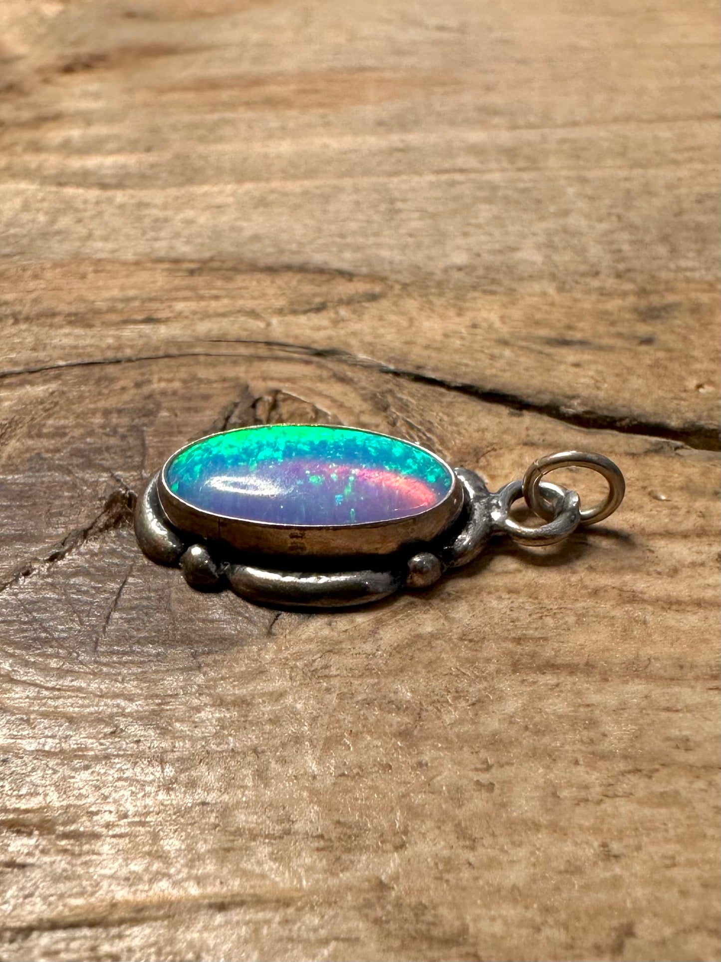Vintage Stunning Oval Opal 925 Silver Pendant