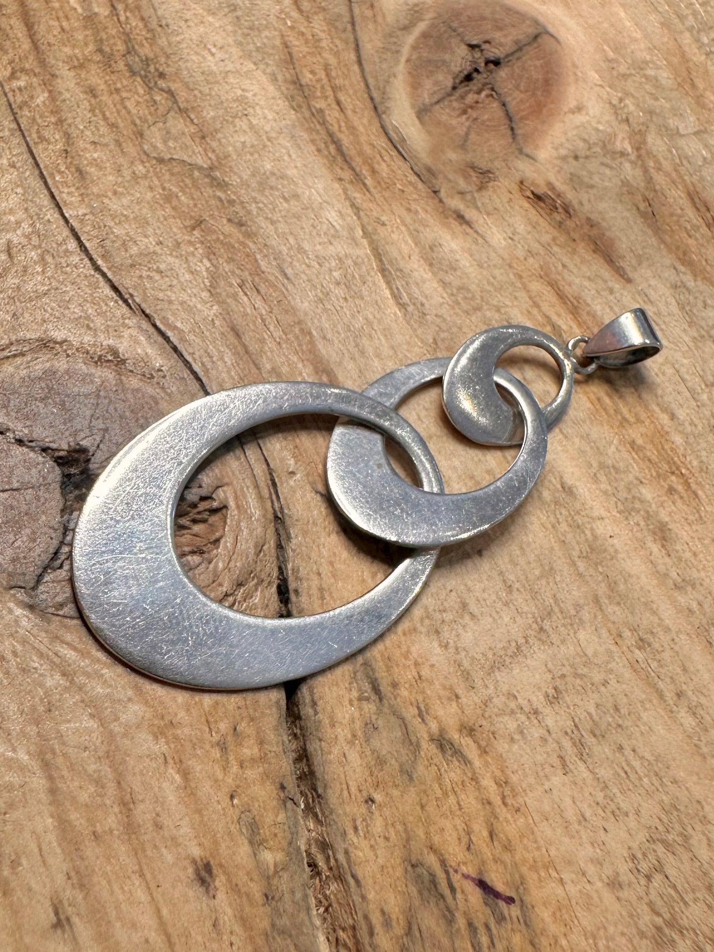 Abstract Oval Interlocking 925 Silver Pendant