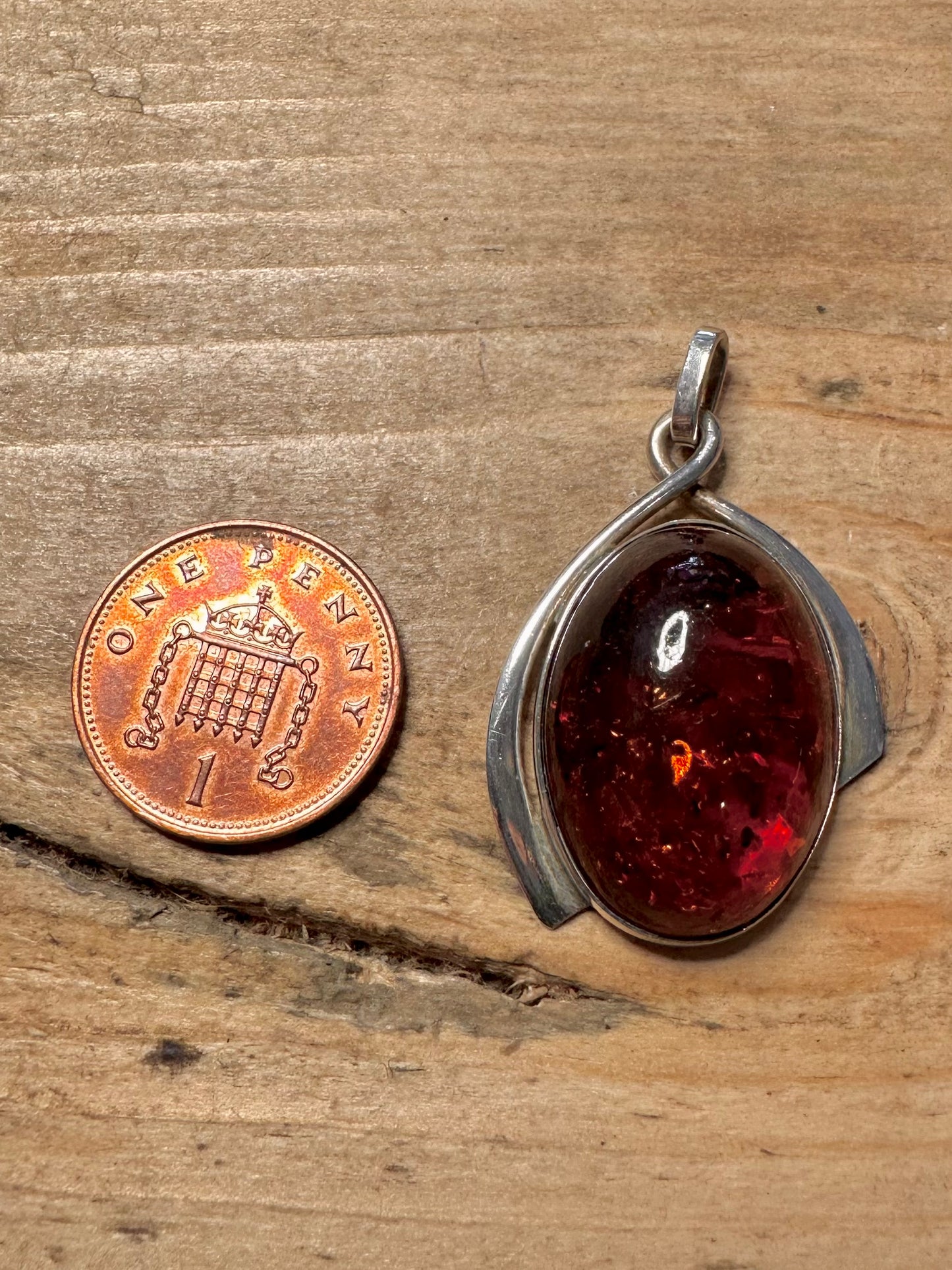 Vintage Oval Amber 925 Silver Pendant